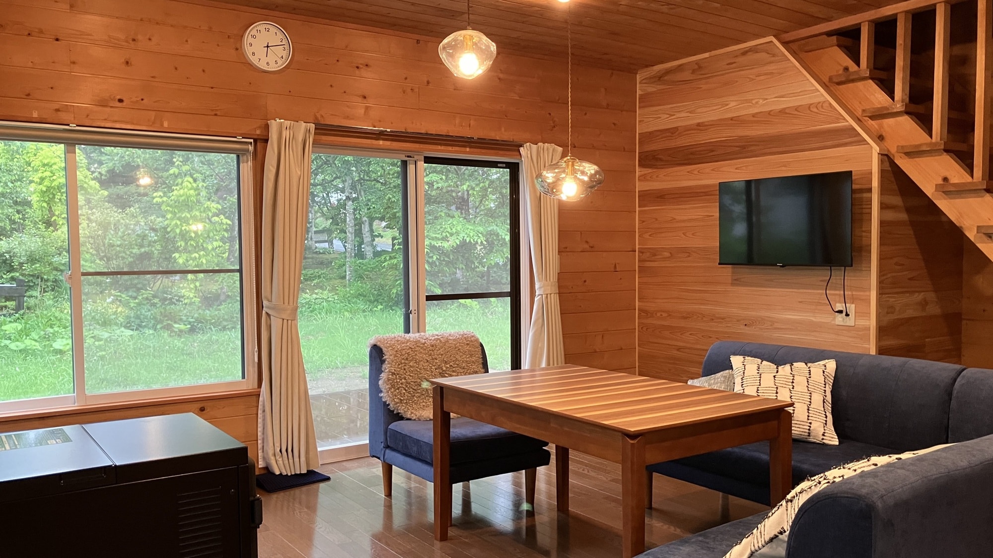 客廳 | 提供 VOD 和 YouTube