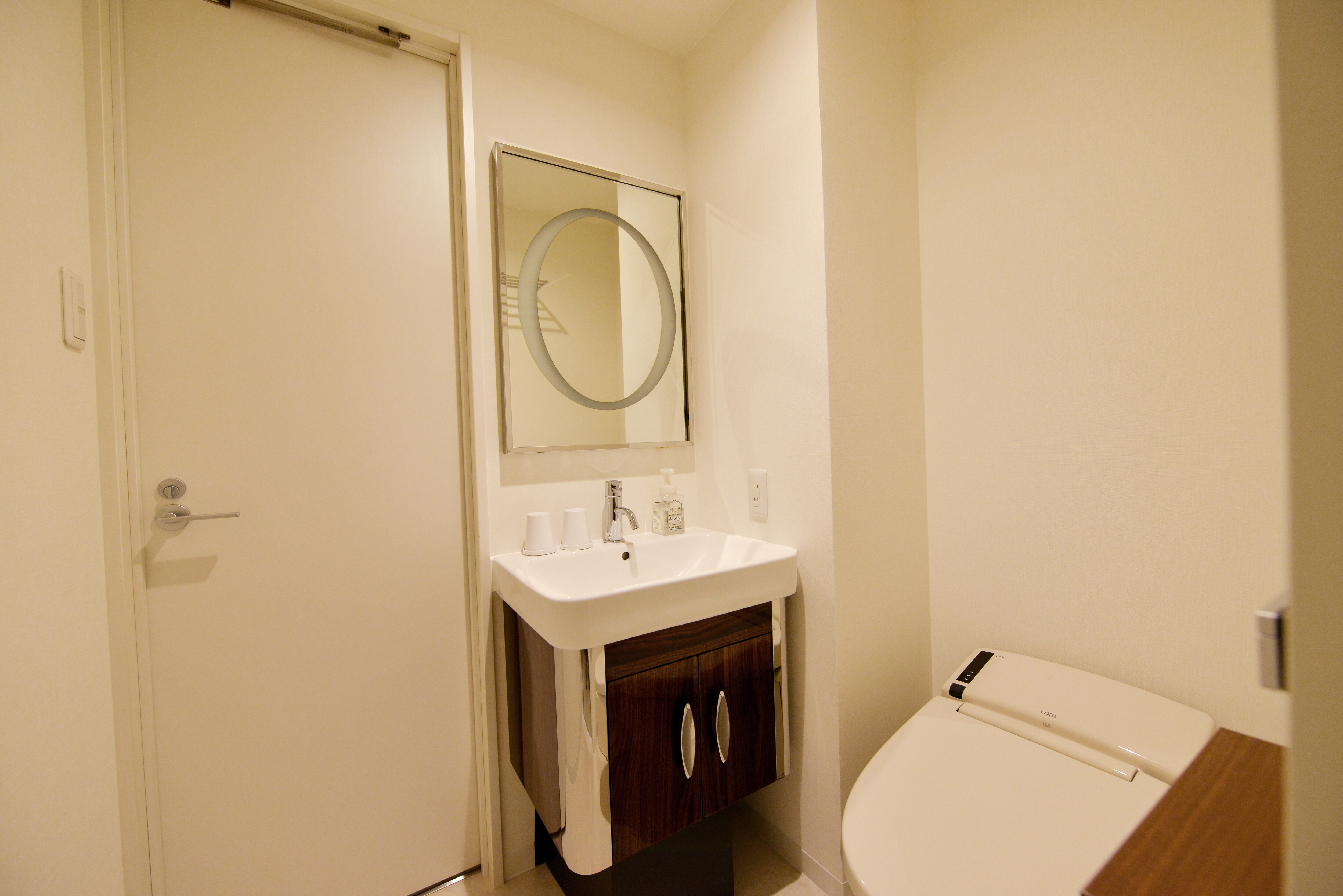 Guest room: Renovated twin room (toilet)
