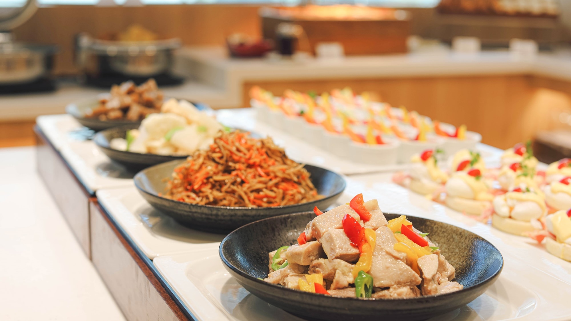 Full menu! Japanese and Western buffet