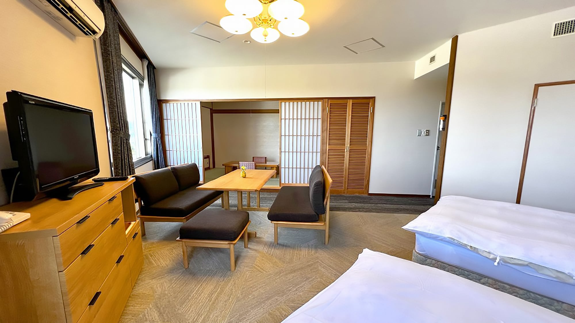 [Special Japanese-Western Room]