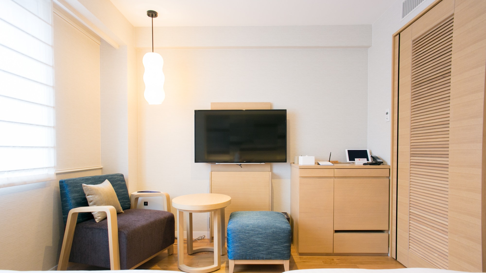 The twin room is a small flooring type. Take off your shoes and slowly