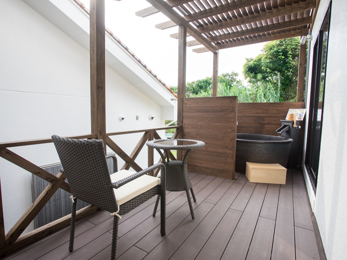 Japanese-Western style room [with open-air bath] (pets allowed)