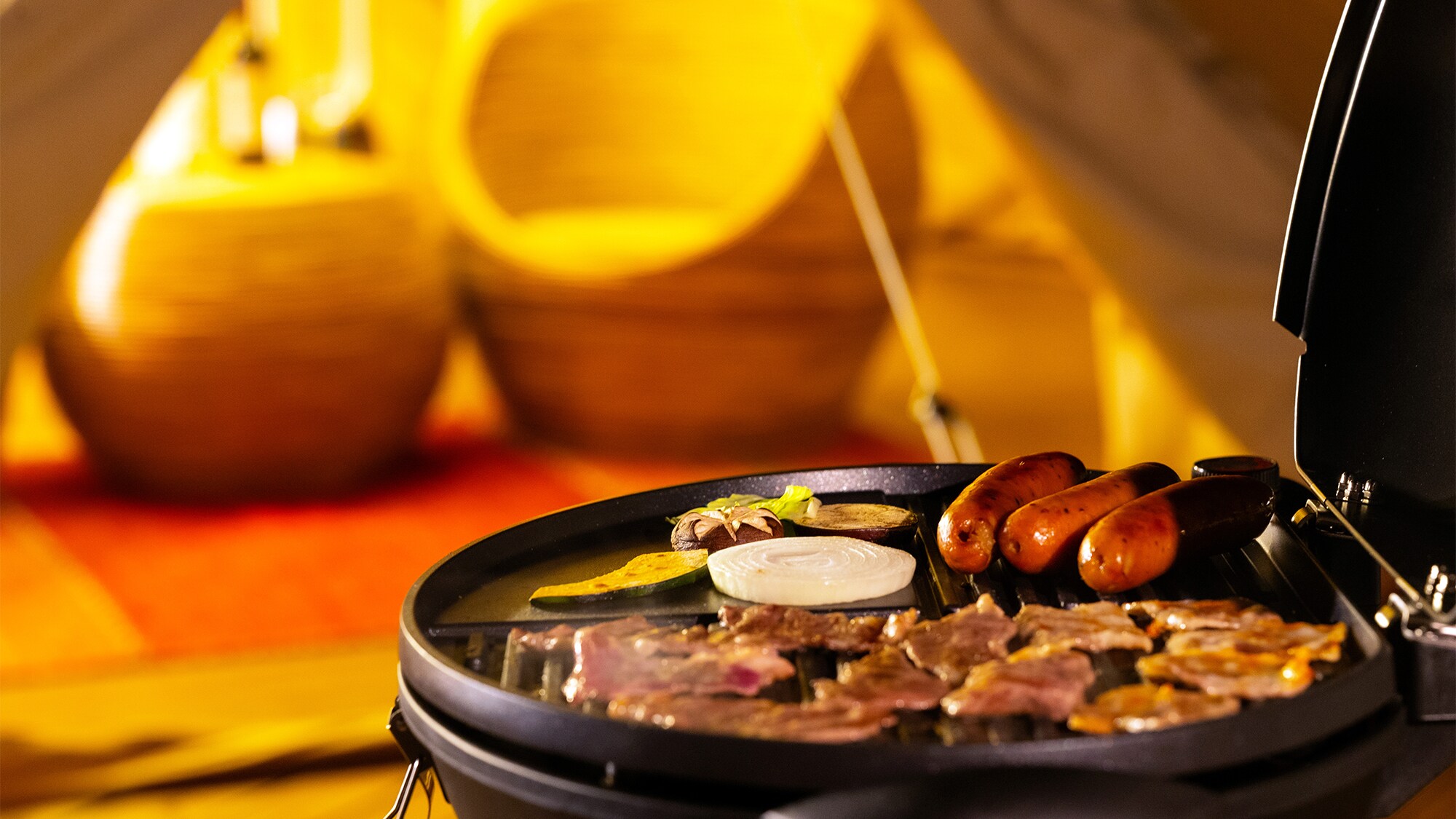 만천의 별이 빛나는 하늘 아래, 묘묘의 엄선 식재료를 아낌없이 호쾌하게! 식욕을 돋우는 소리와 향기로 대화도 연주합니다♪