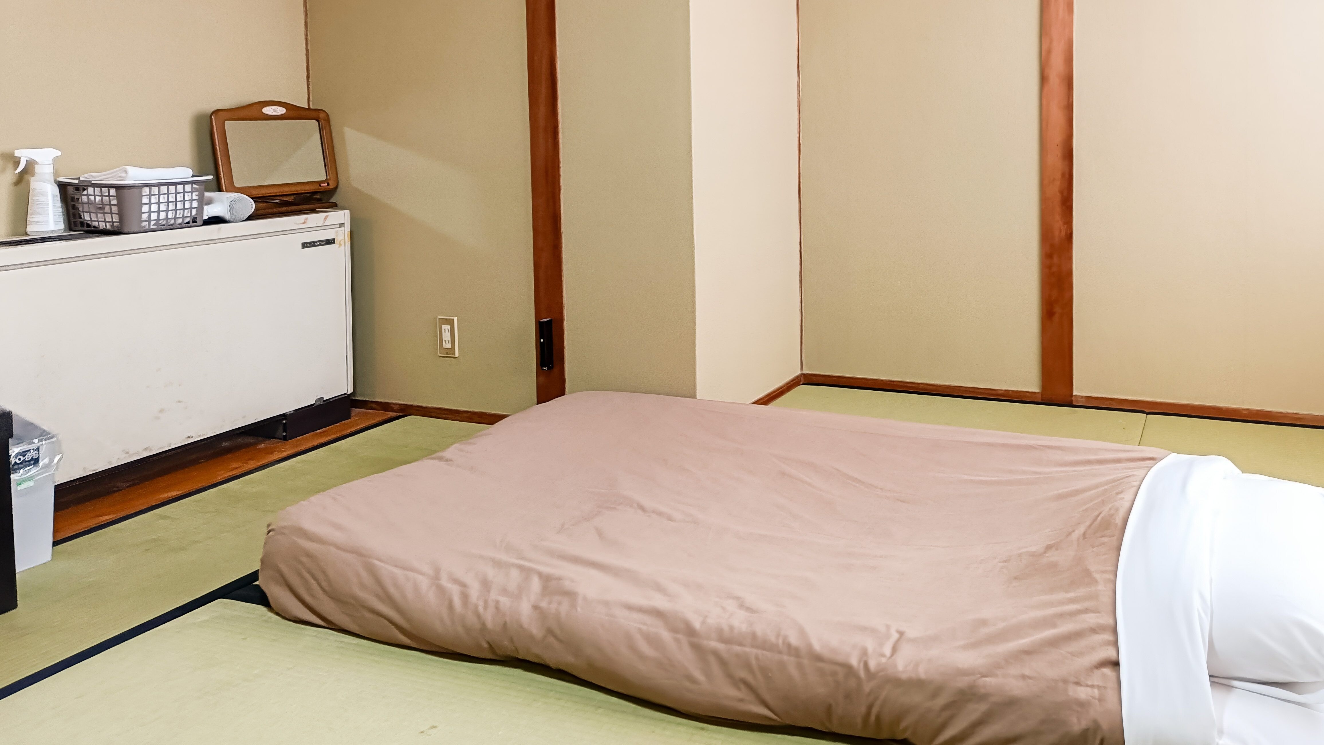 6 tatami Japanese-style room