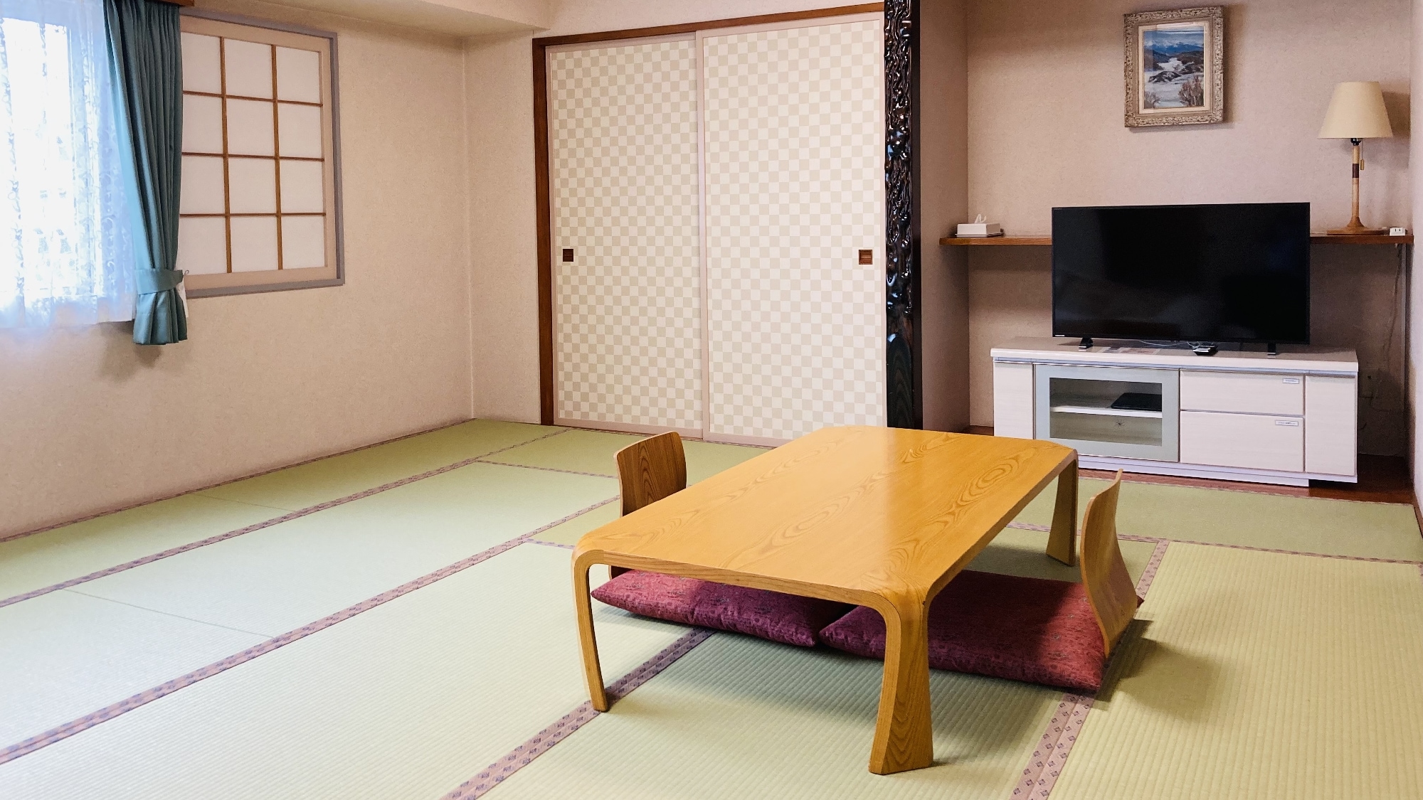 ◆Japanese-style room: 14 tatami mats / Maximum 5 futons.