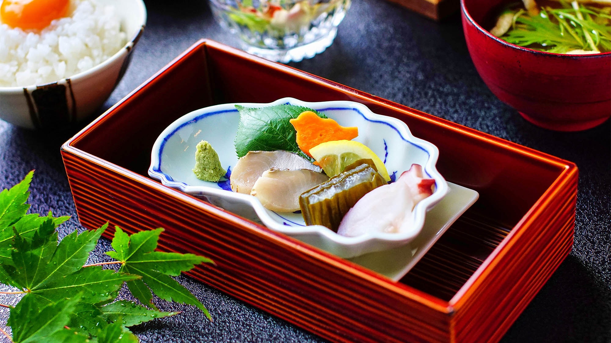 ・ Breakfast example / We manage our health in an open poultry house and boast healthy eggs grown by eating delicious rice from Toyama prefecture.