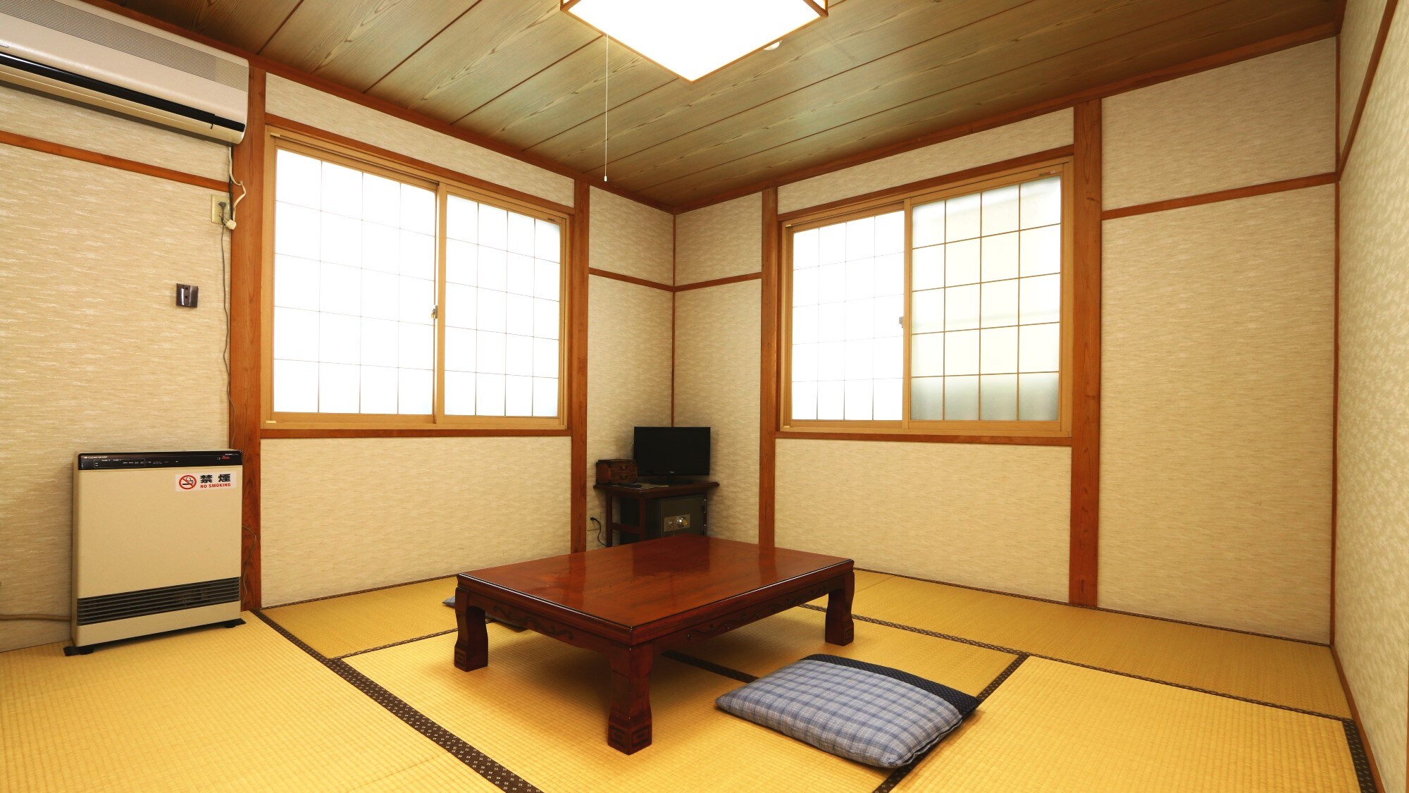 Japanese-style room (8 tatami mats) (Kunugi)