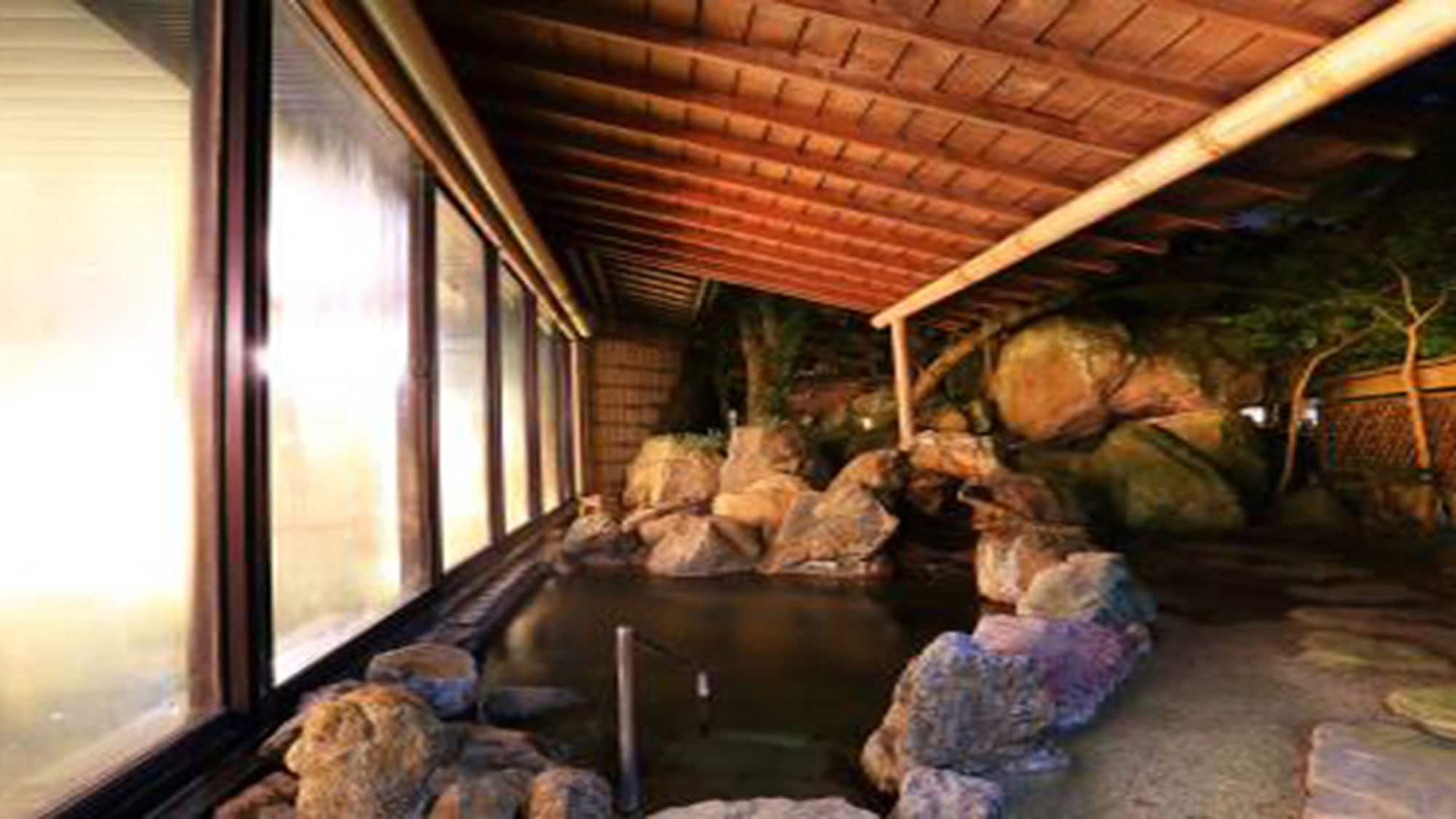 Men's large bath