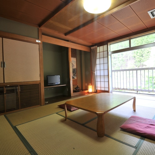 Large Japanese-style room 10 tatami mats