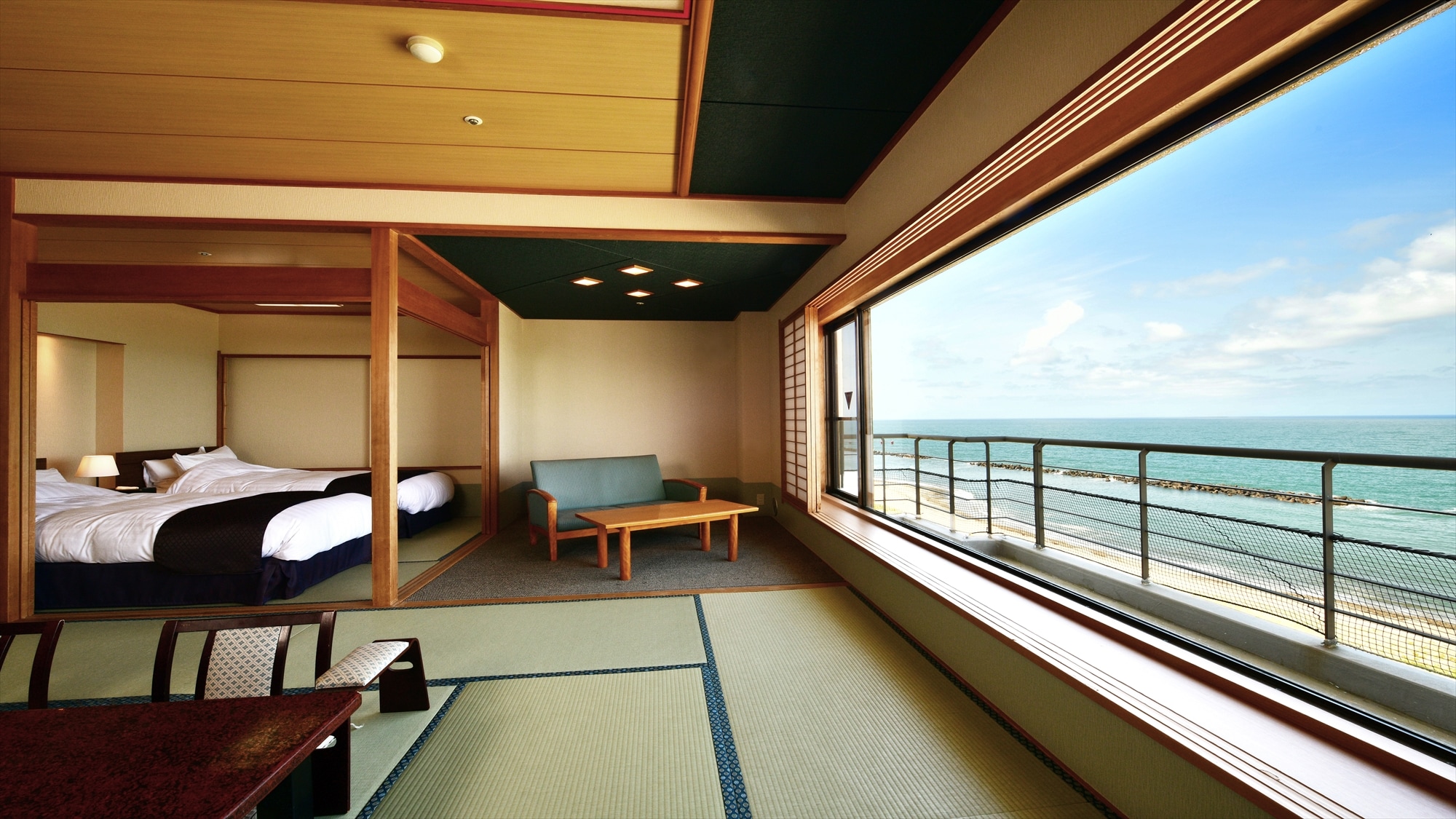 Ocean view "Soyokazekan" corner room Japanese style bedroom [Non-smoking]