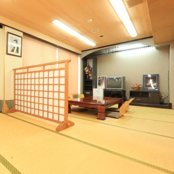 [Business Hotel Imoto Main Building] -Large hall- Perfect for training camps and large group trips!