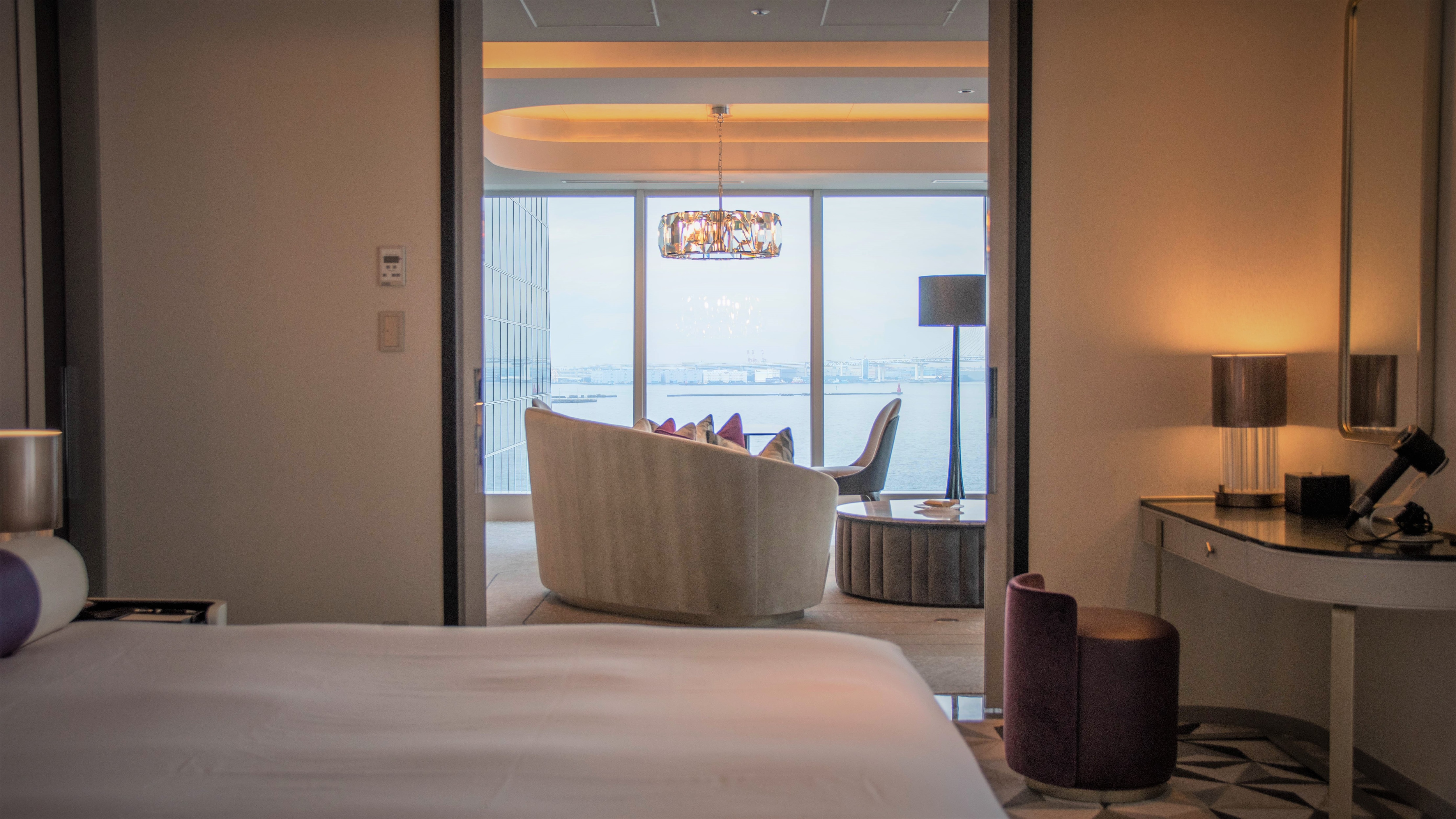 Bedroom (The Kahala Suite King)