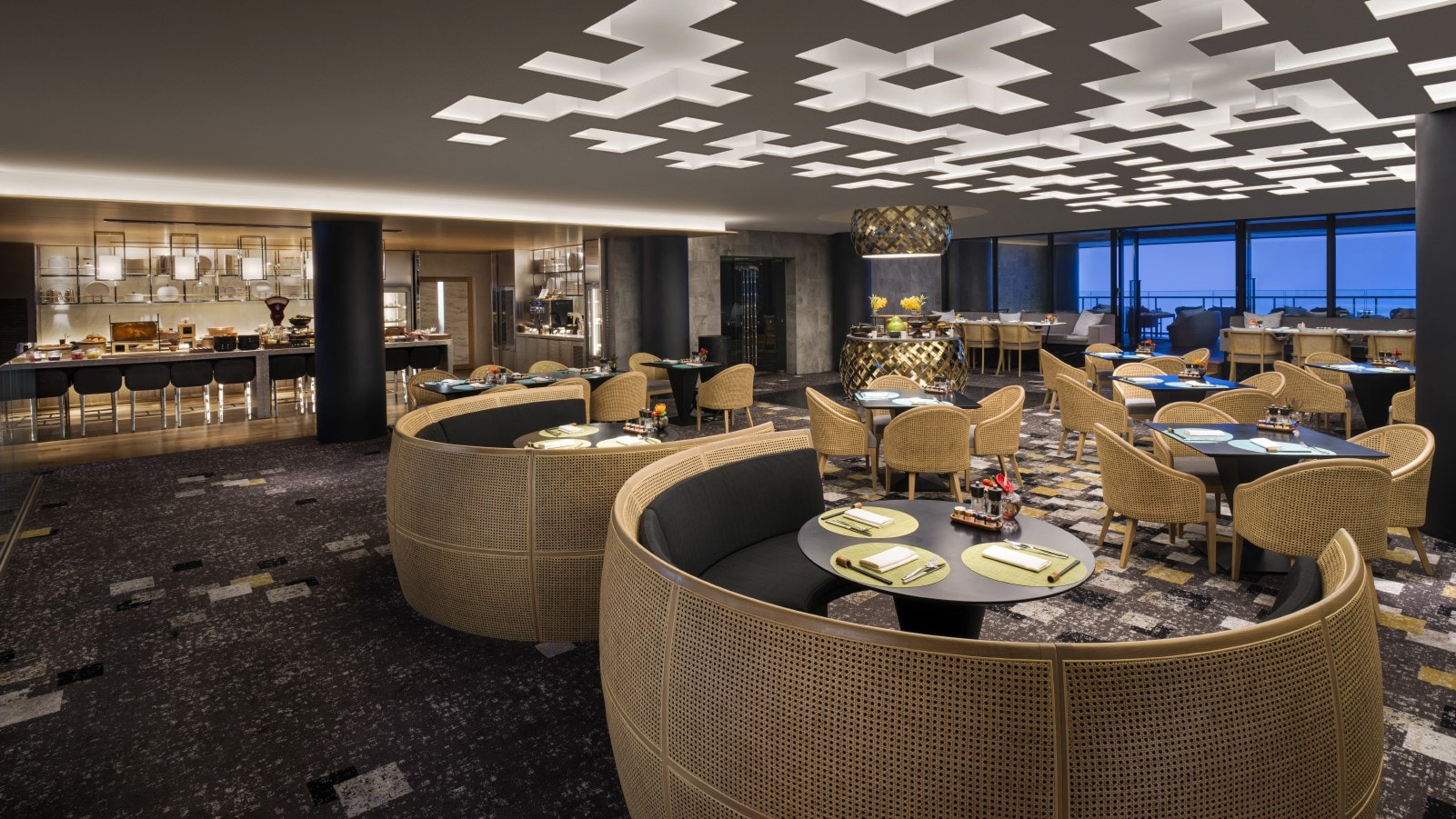 Restaurant "Elements" at night