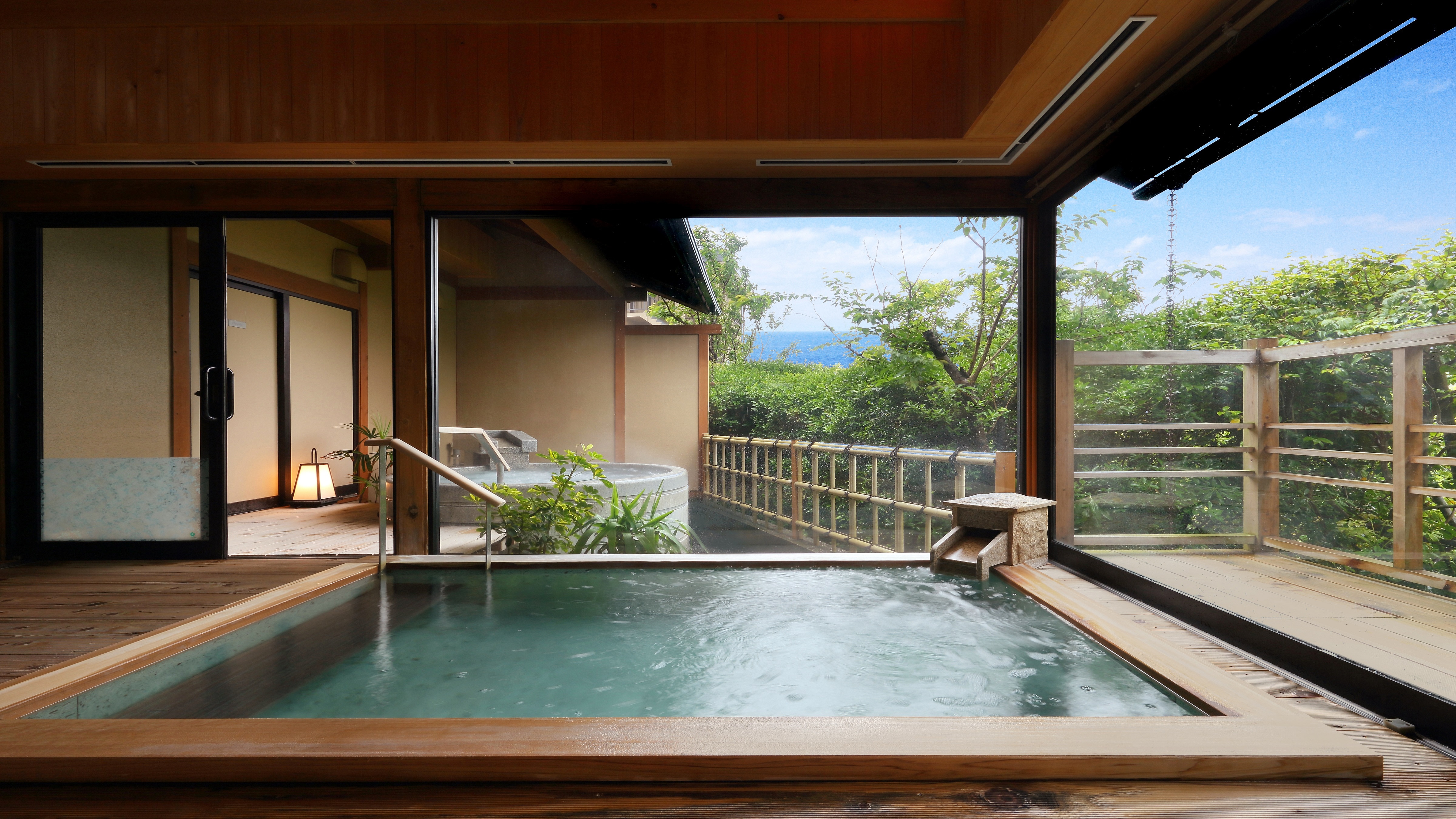 大浴场：女士桧木浴池