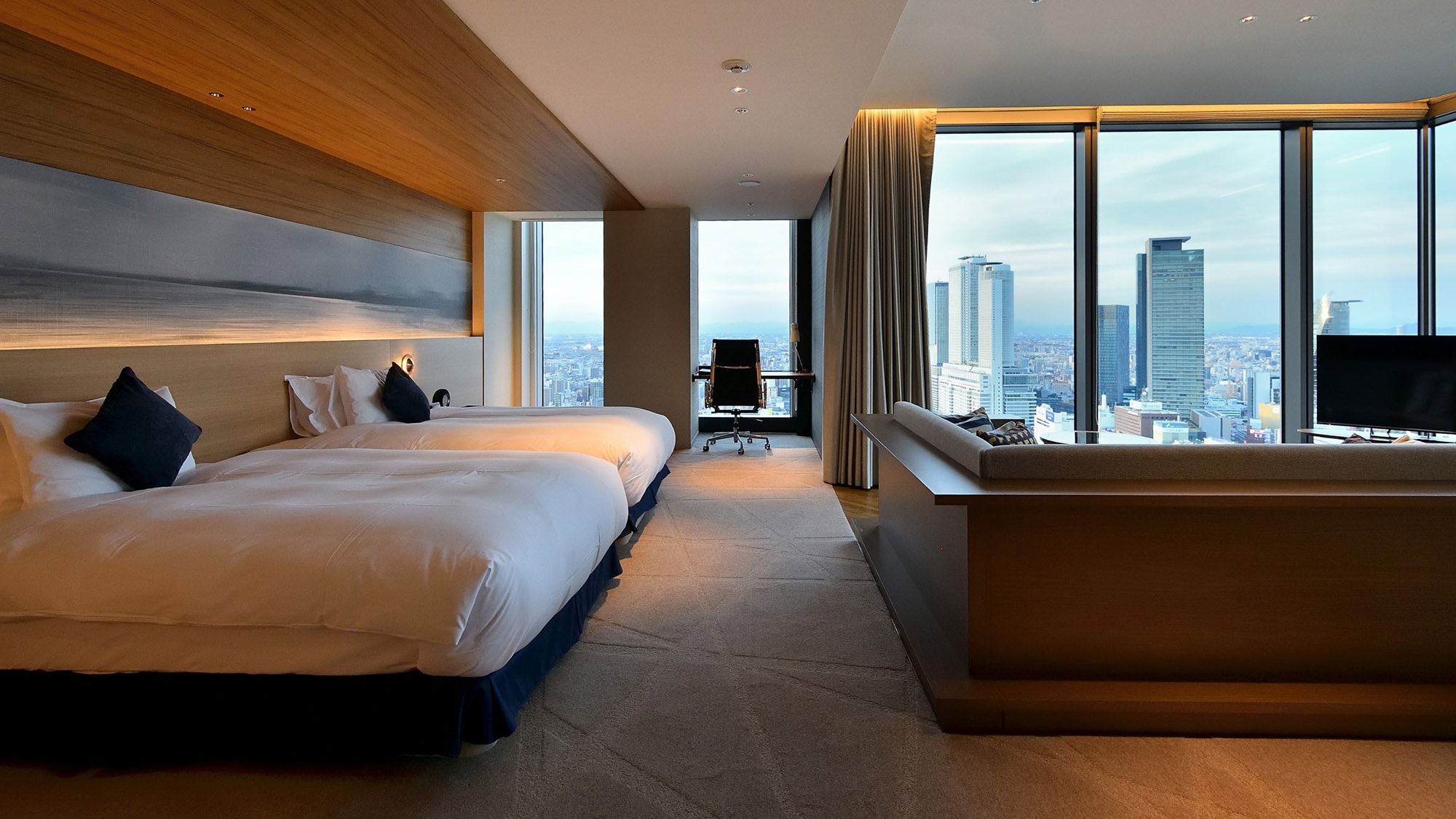 [32nd floor] Universal corner twin