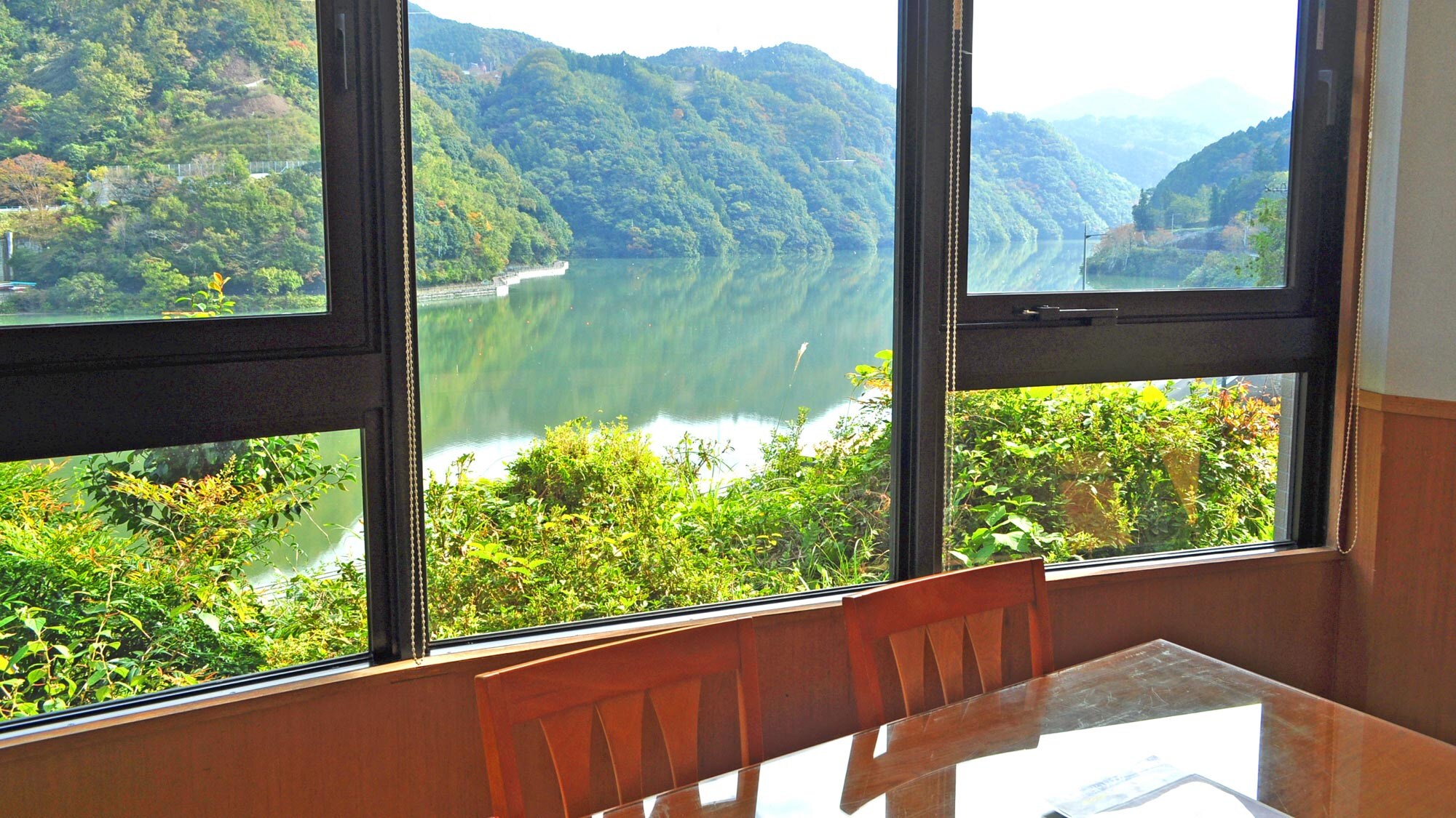 [Restaurant] You can see a wonderful view of the Kano River.