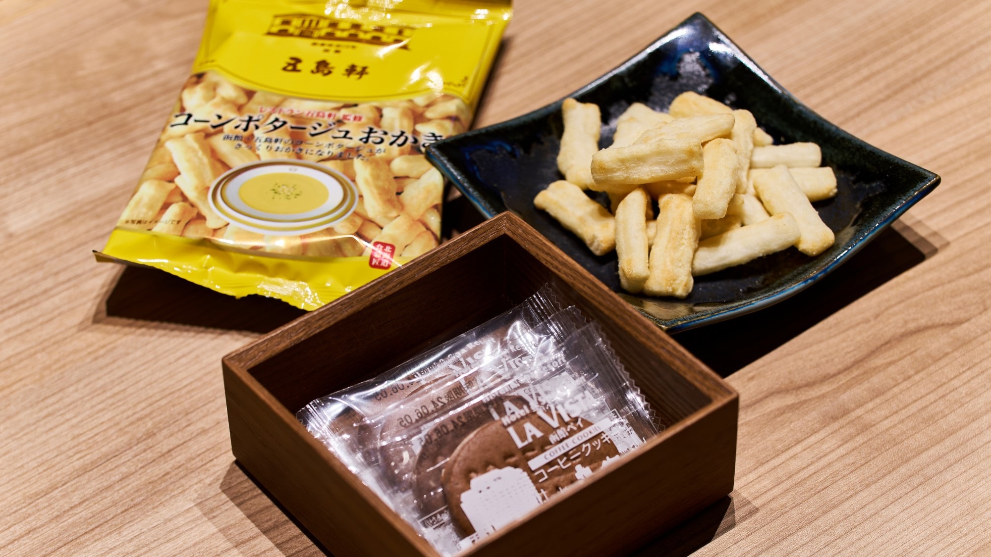 [สิ่งอำนวยความสะดวกในห้องพัก] เรามีขนมในห้องพักซึ่งเป็นเอกลักษณ์ของฮาโกดาเตะให้บริการ (เนื้อหาอาจมีการเปลี่ยนแปลง)