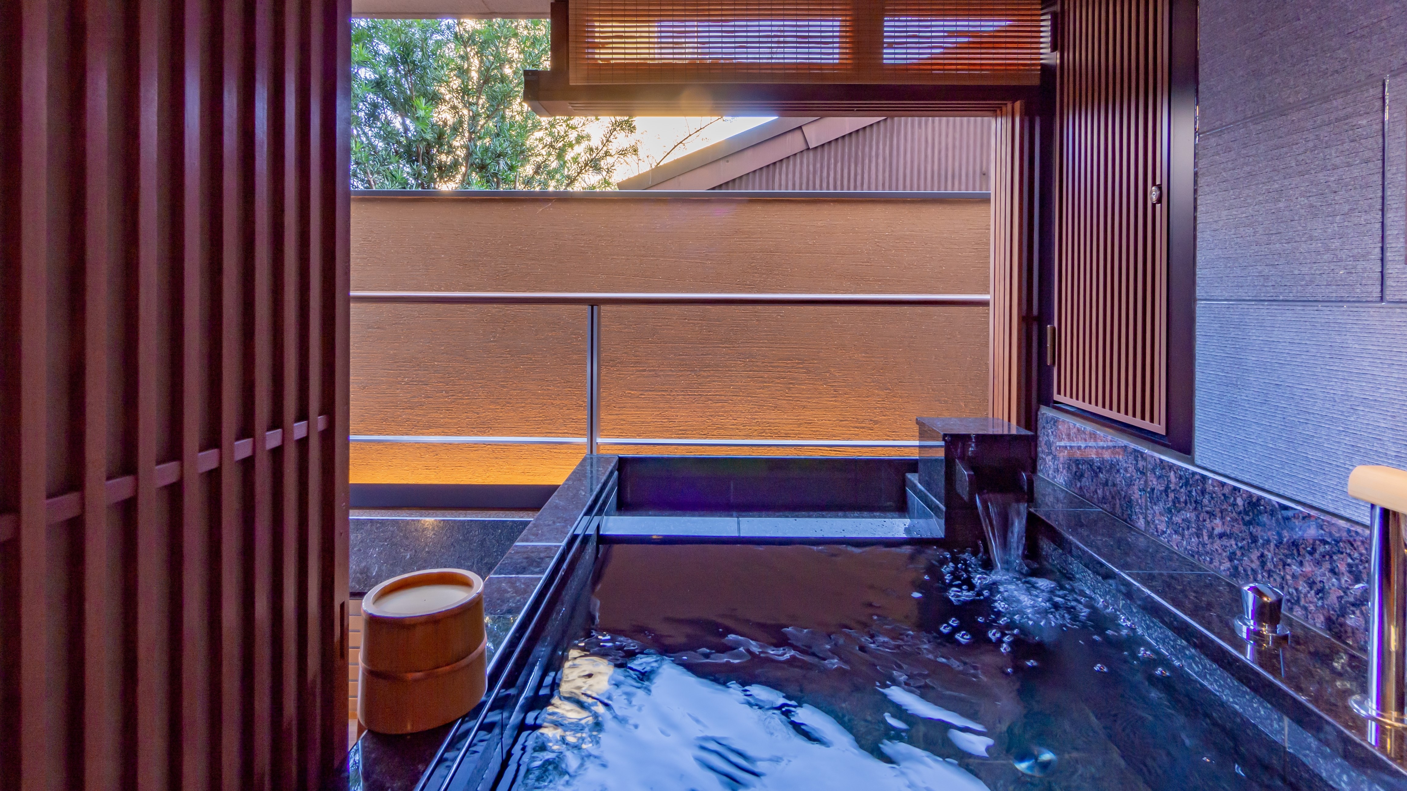 <2nd Floor> Miyabi Double Indoor open-air bath filled with rare natural hot springs