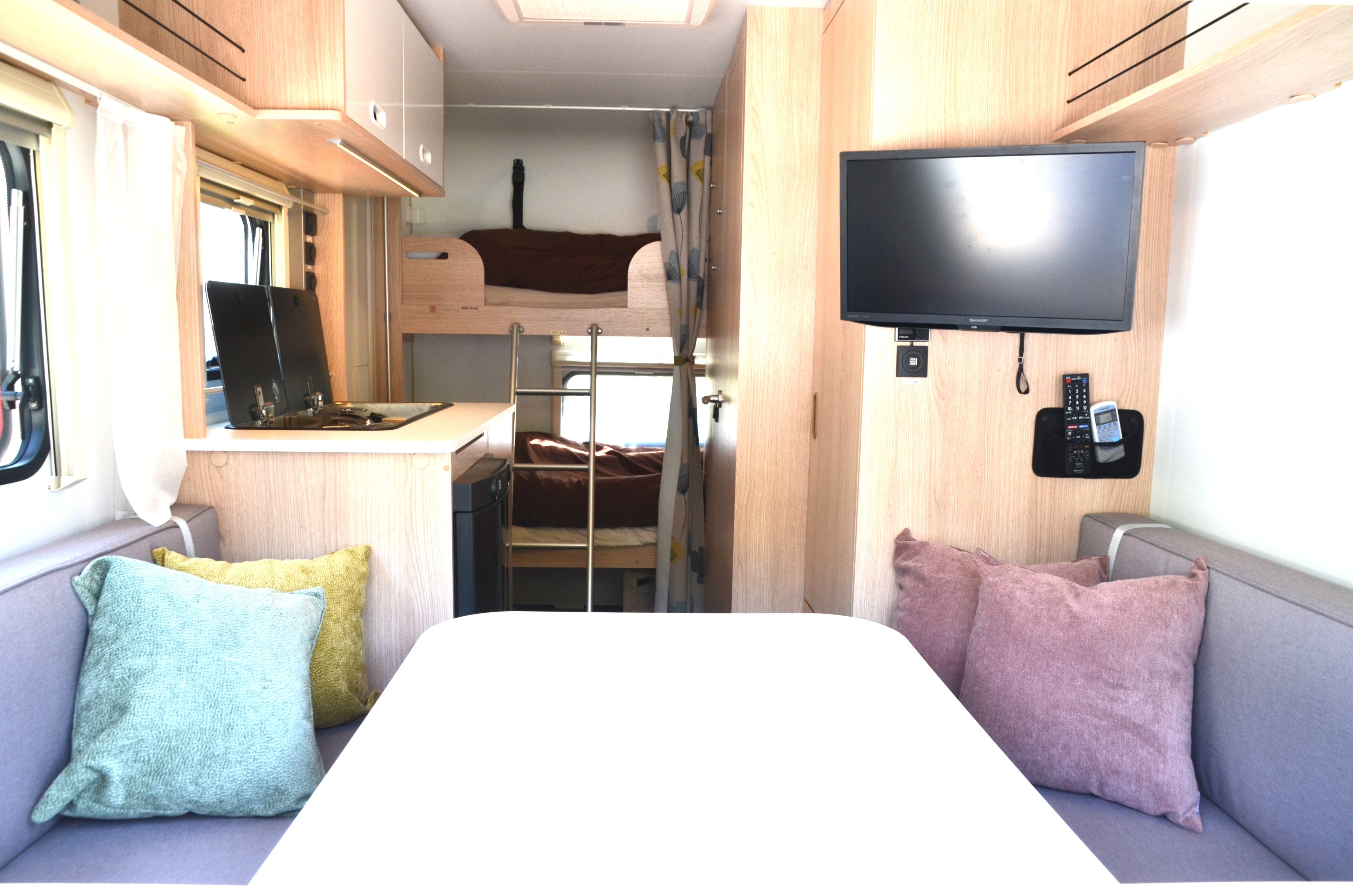 露營拖車房（內景）