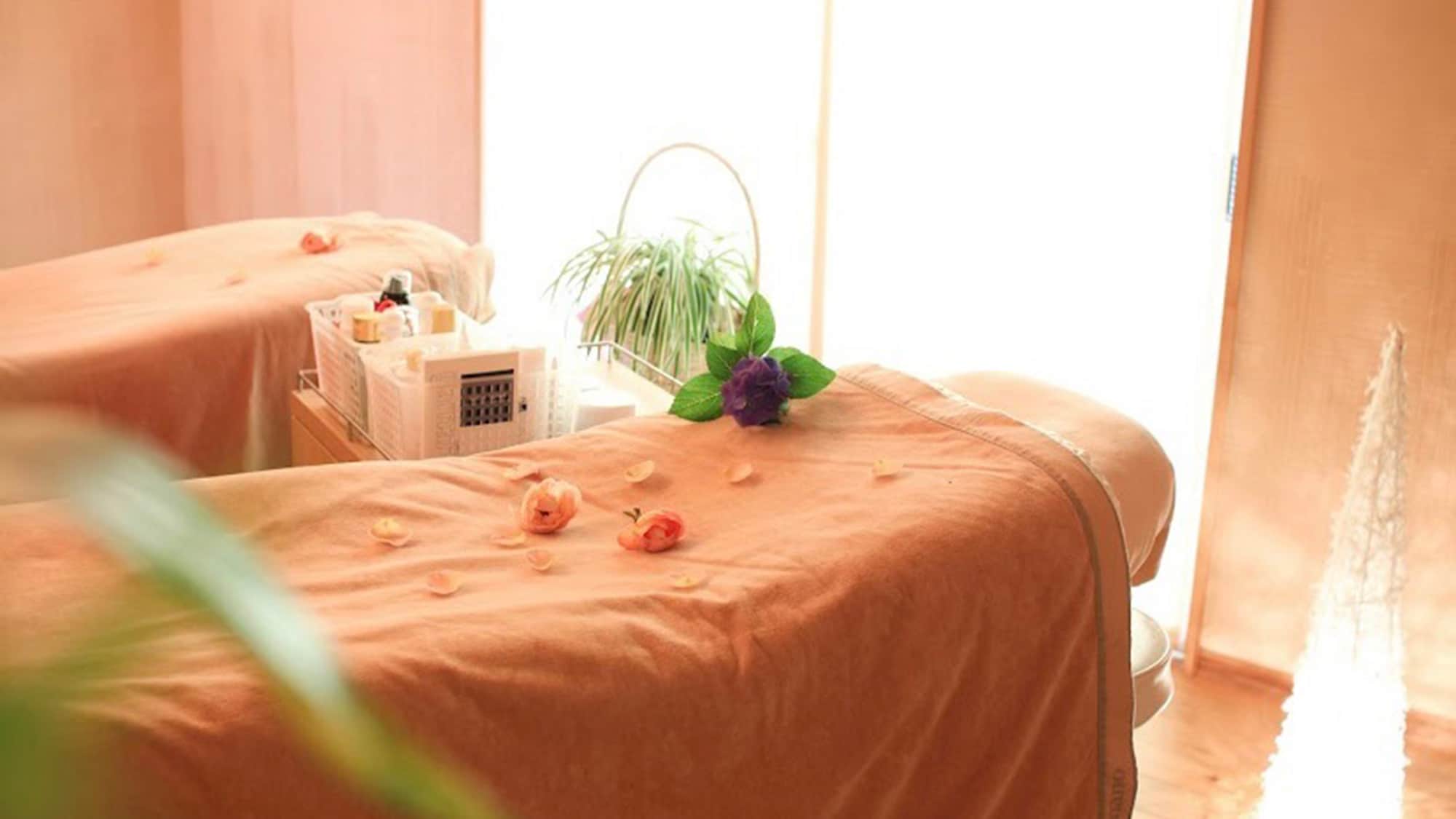 1 minute by car! Located about 450m north of our hotel is [Yamano Aiko's Muddy Beauty Salon de Apiuse]