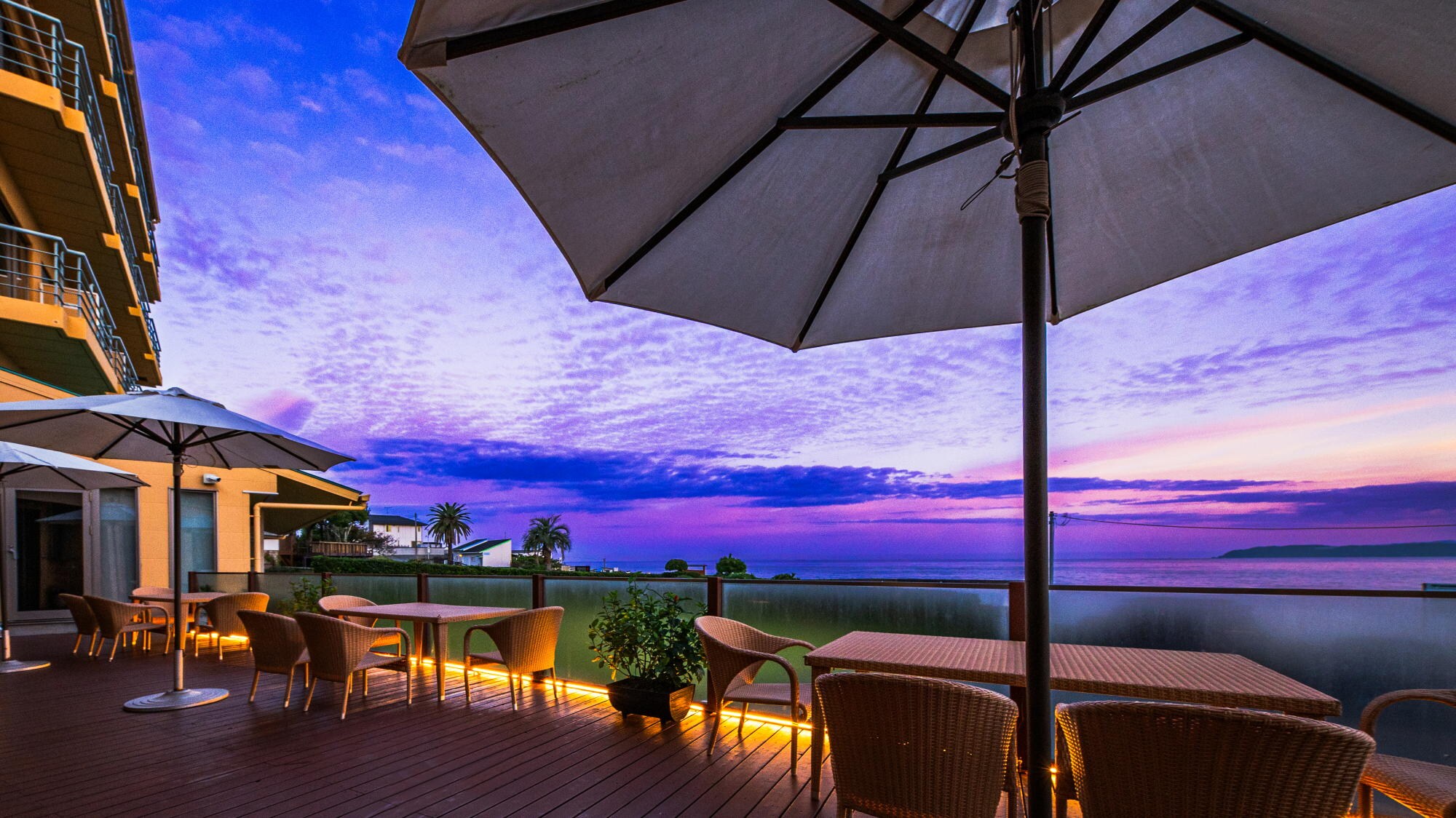 matahari terbit dari teras