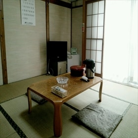 Japanese-style room (8 tatami mats) No toilet