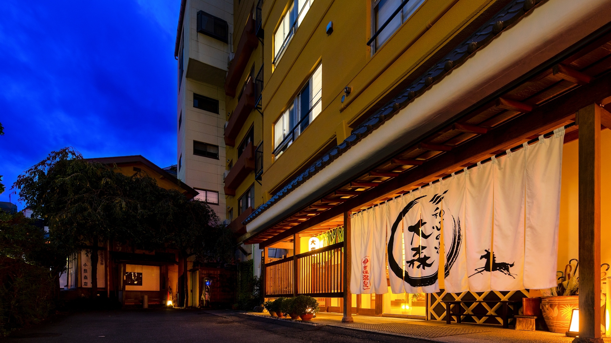 ■Khác■Bên ngoài tòa nhà