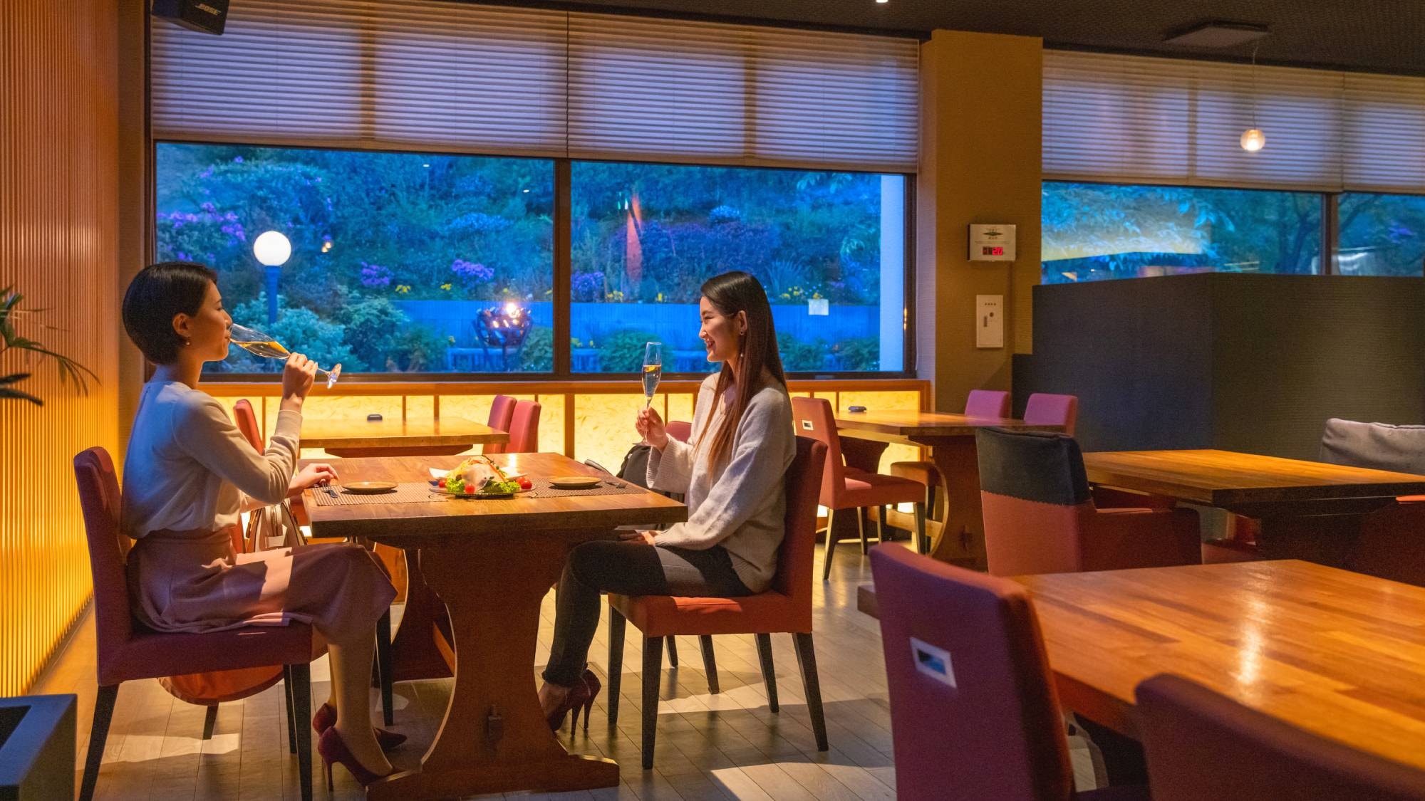 【The Dining"我羅"】 차분한 분위기의 레스토랑에서 맛있는 식사를