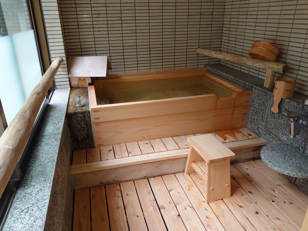 Private bath/Konashi