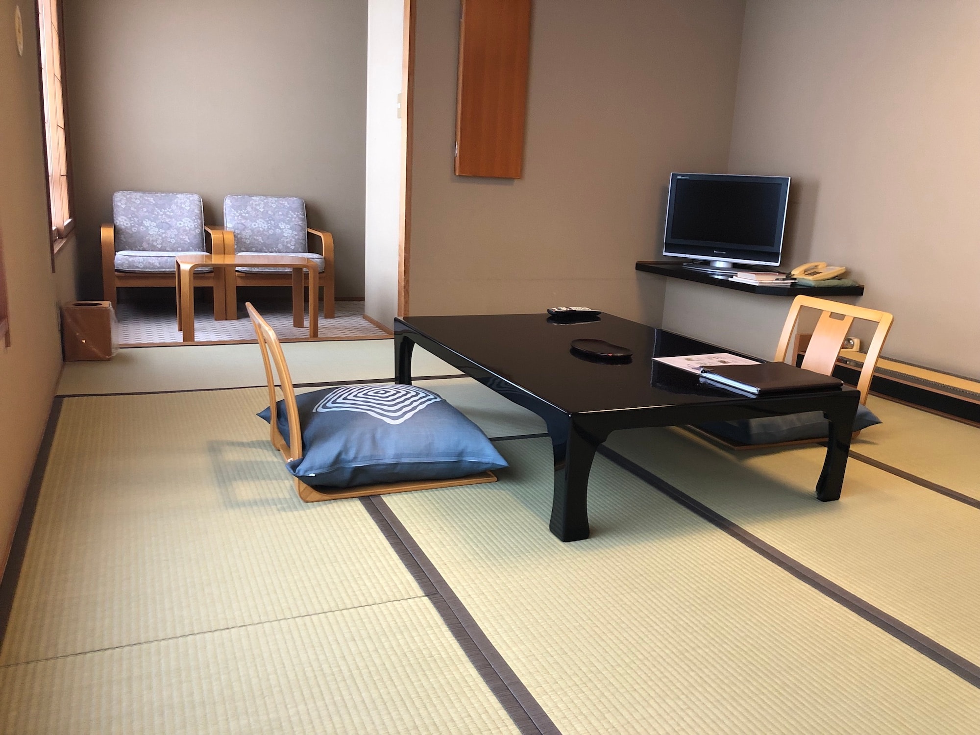 Compact Japanese-style room