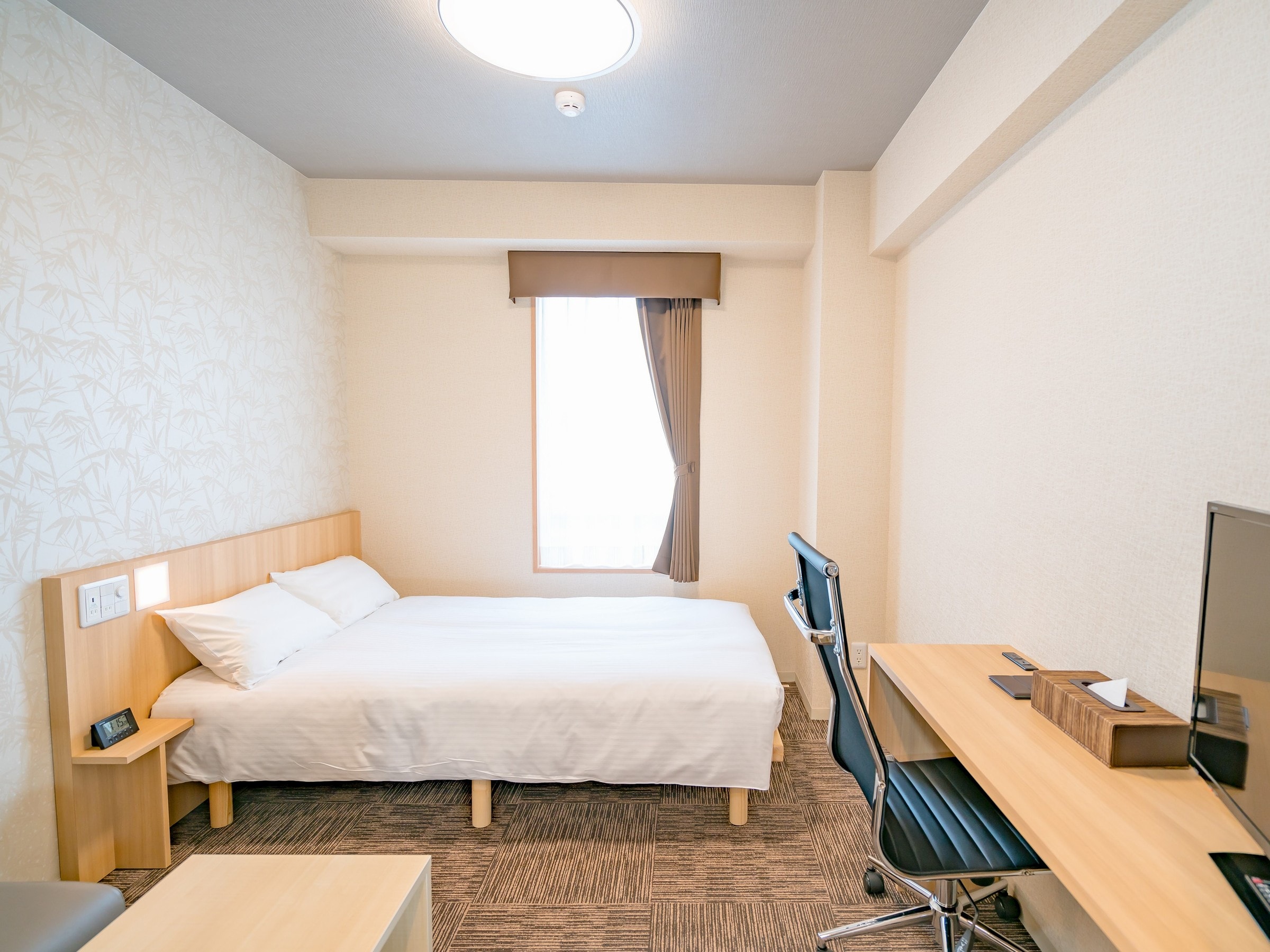 [Semi-double room with kitchen] This semi-double room is equipped with a kitchenette and is suitable for long-term stays.