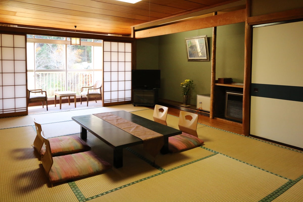 Guest room (12+8 tatami mats) 12 tatami mat area