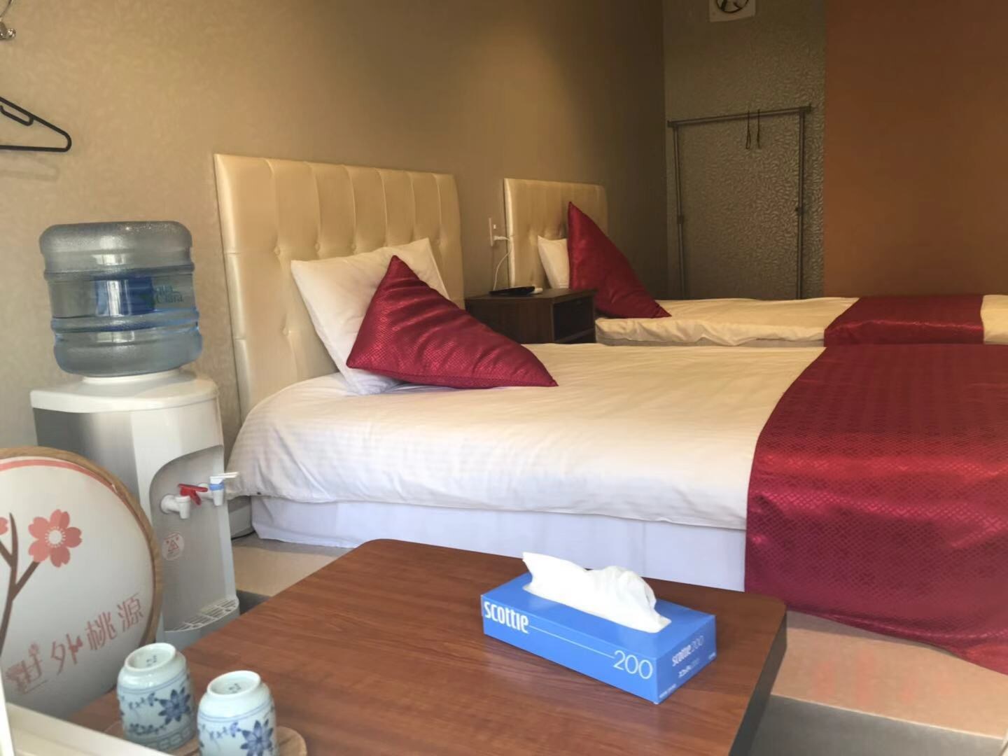 客房內的水服務器