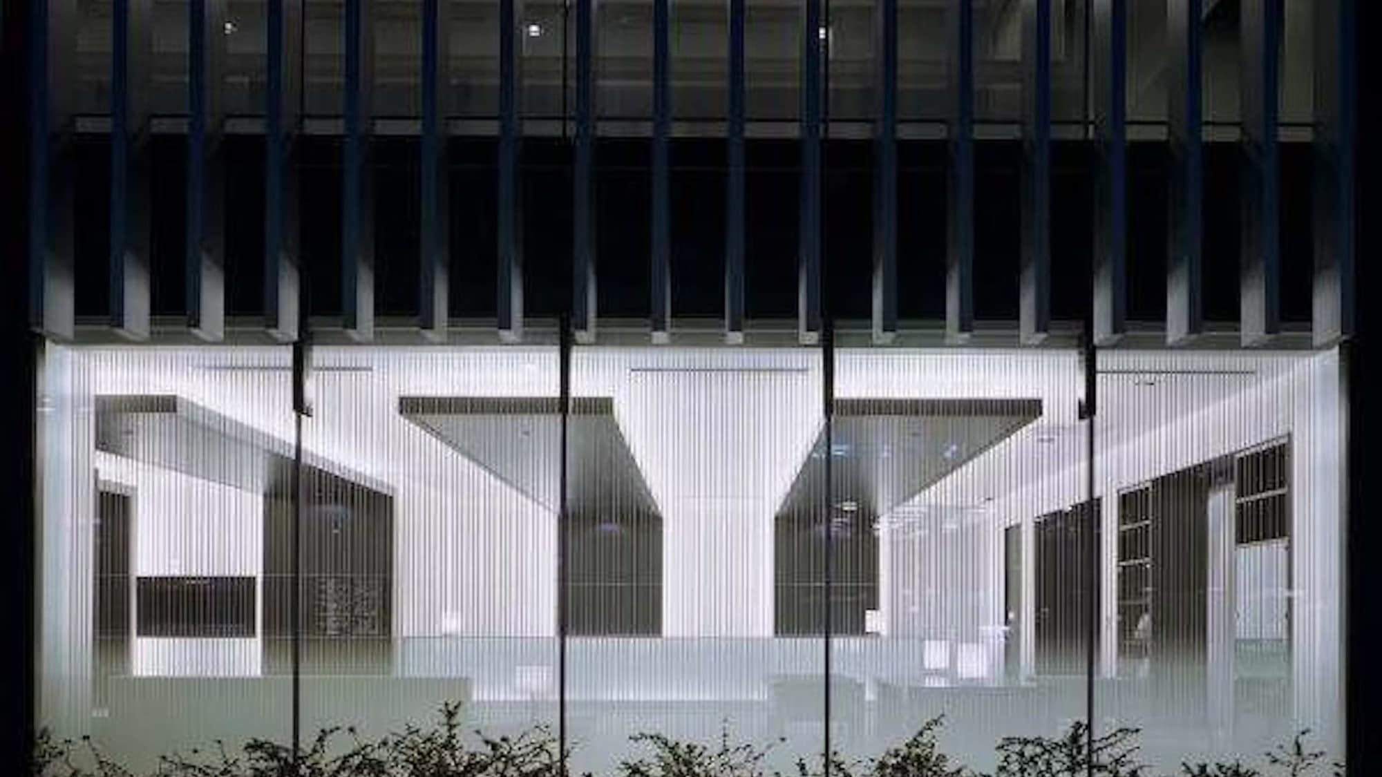 ◆ Front entrance