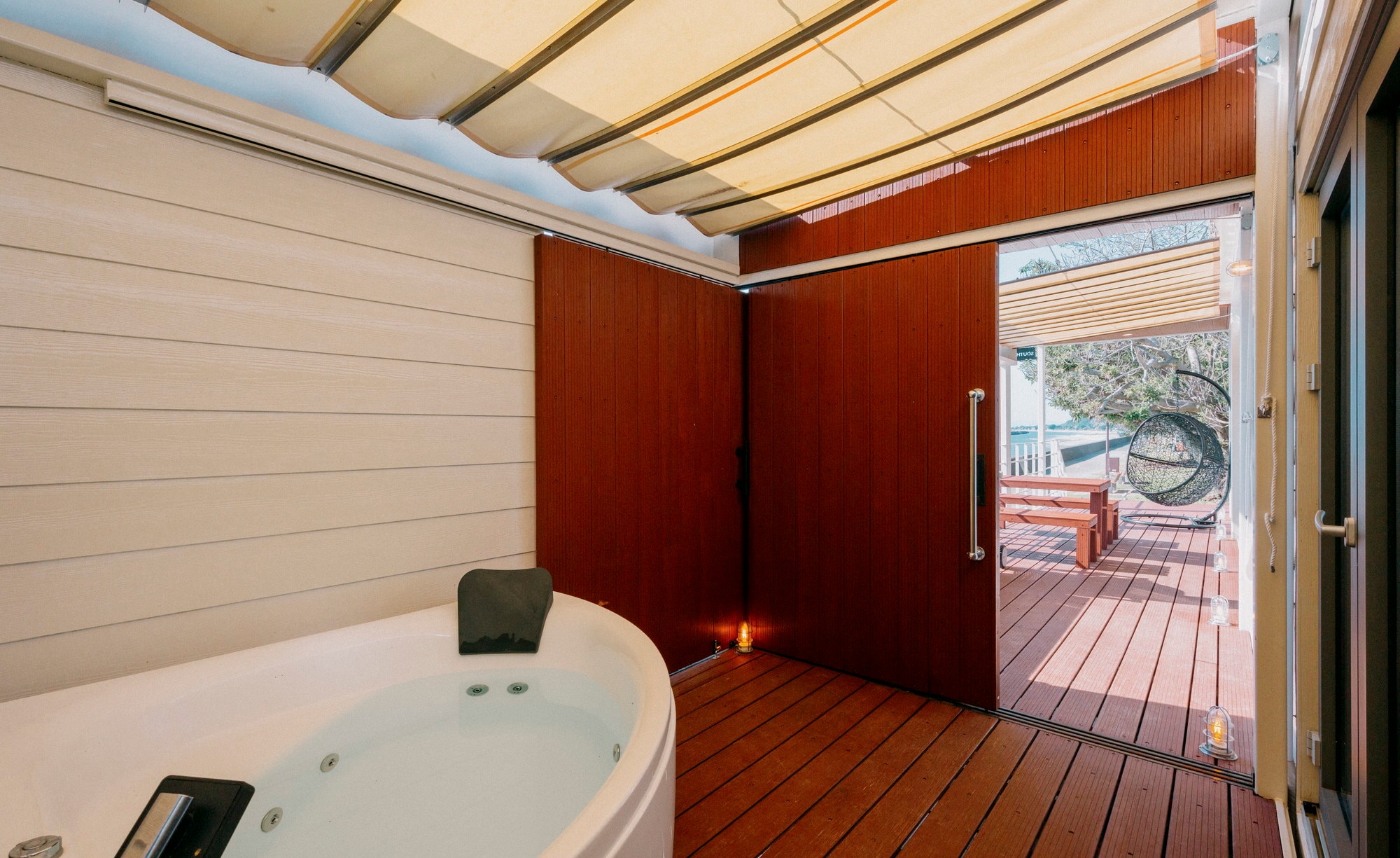 Trailer House/Simmons Single x4