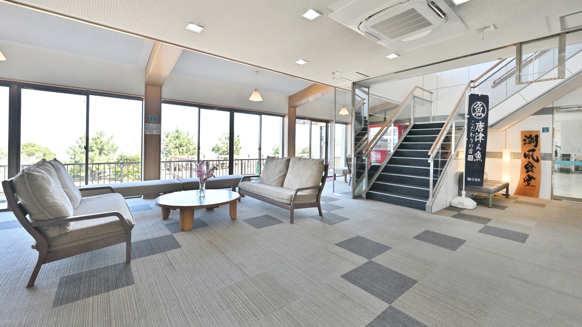 [Lobby, Front Desk] You can also enjoy the sunset over the Genkai Sea and the sunrise over the Genkai Sea.