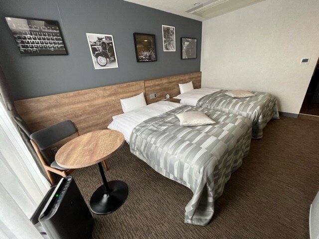 Simple Twin Room