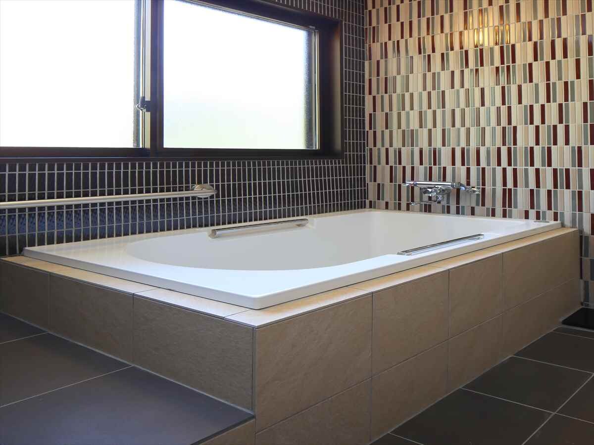 Room 101 bathroom