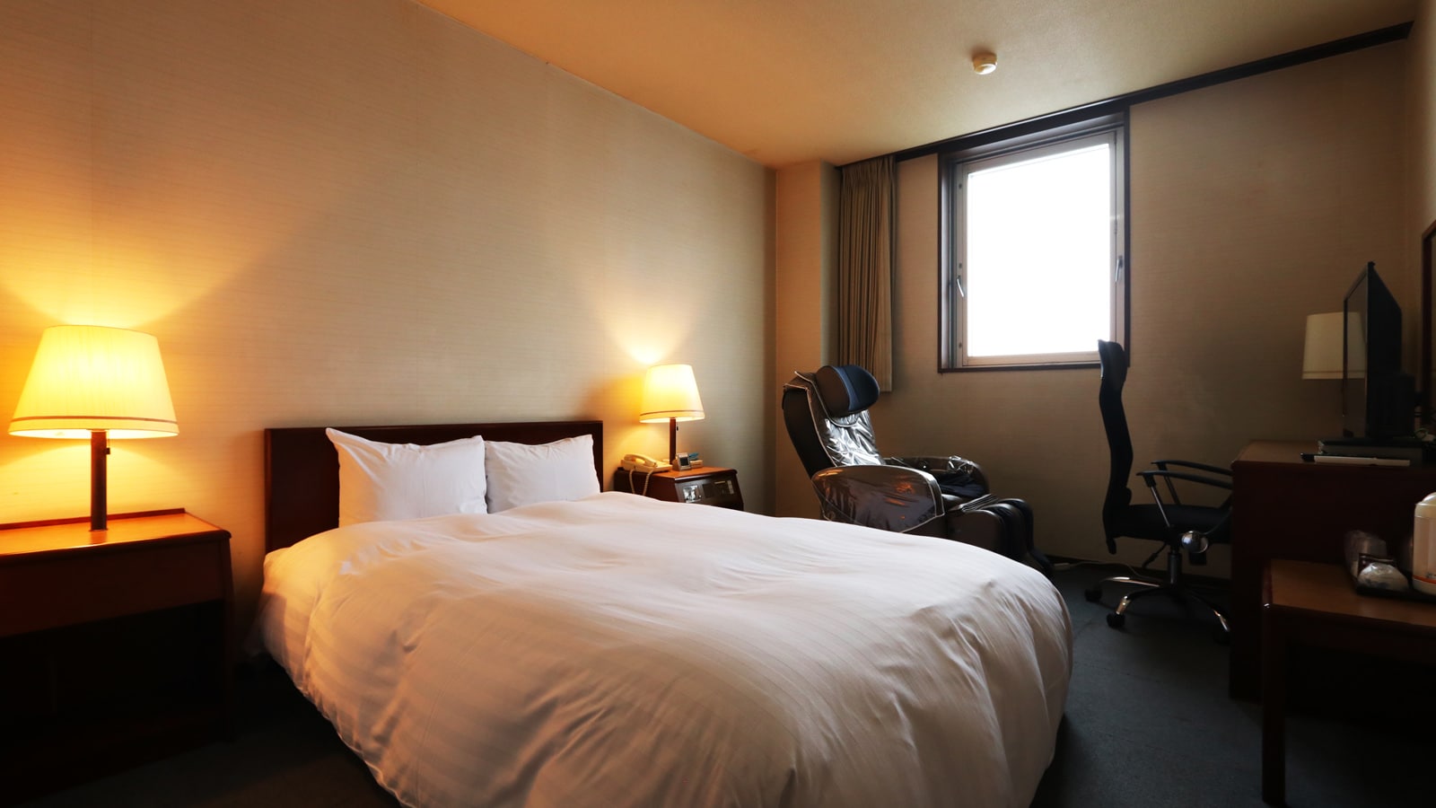 [Double room] Massage chair included