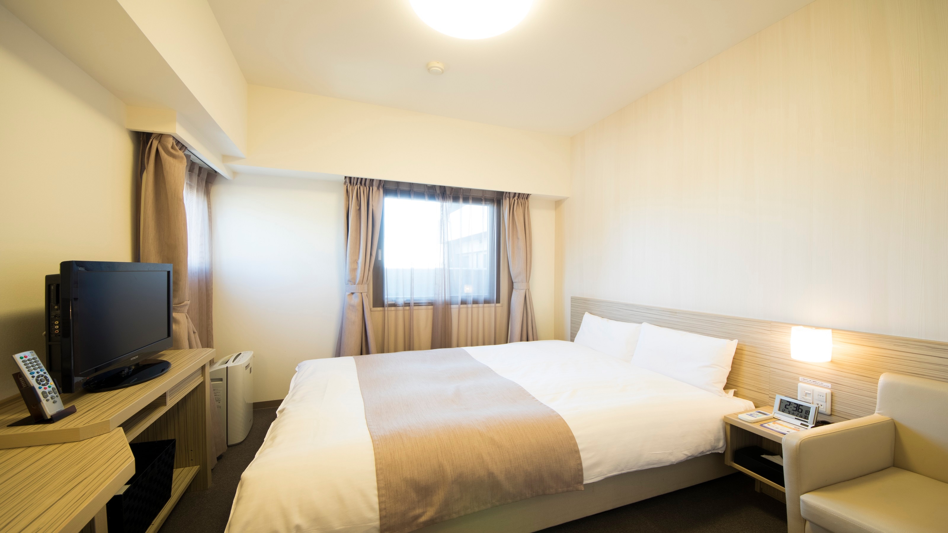 ■ Double room [No smoking / smoking] (140 & times; 195cm & times; 1 unit), 15 square meters, TV: 26 type or 32 type ②
