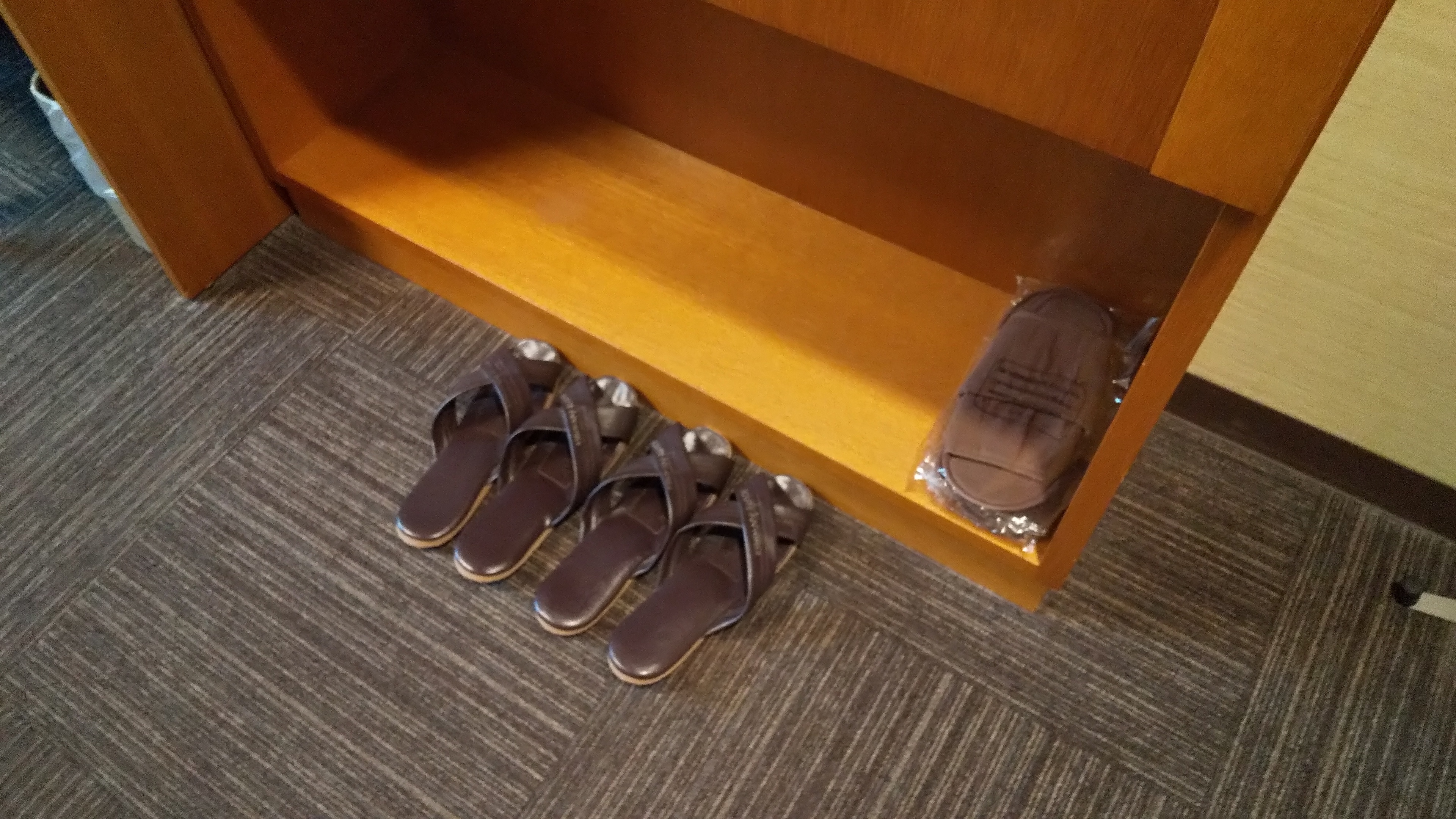slippers