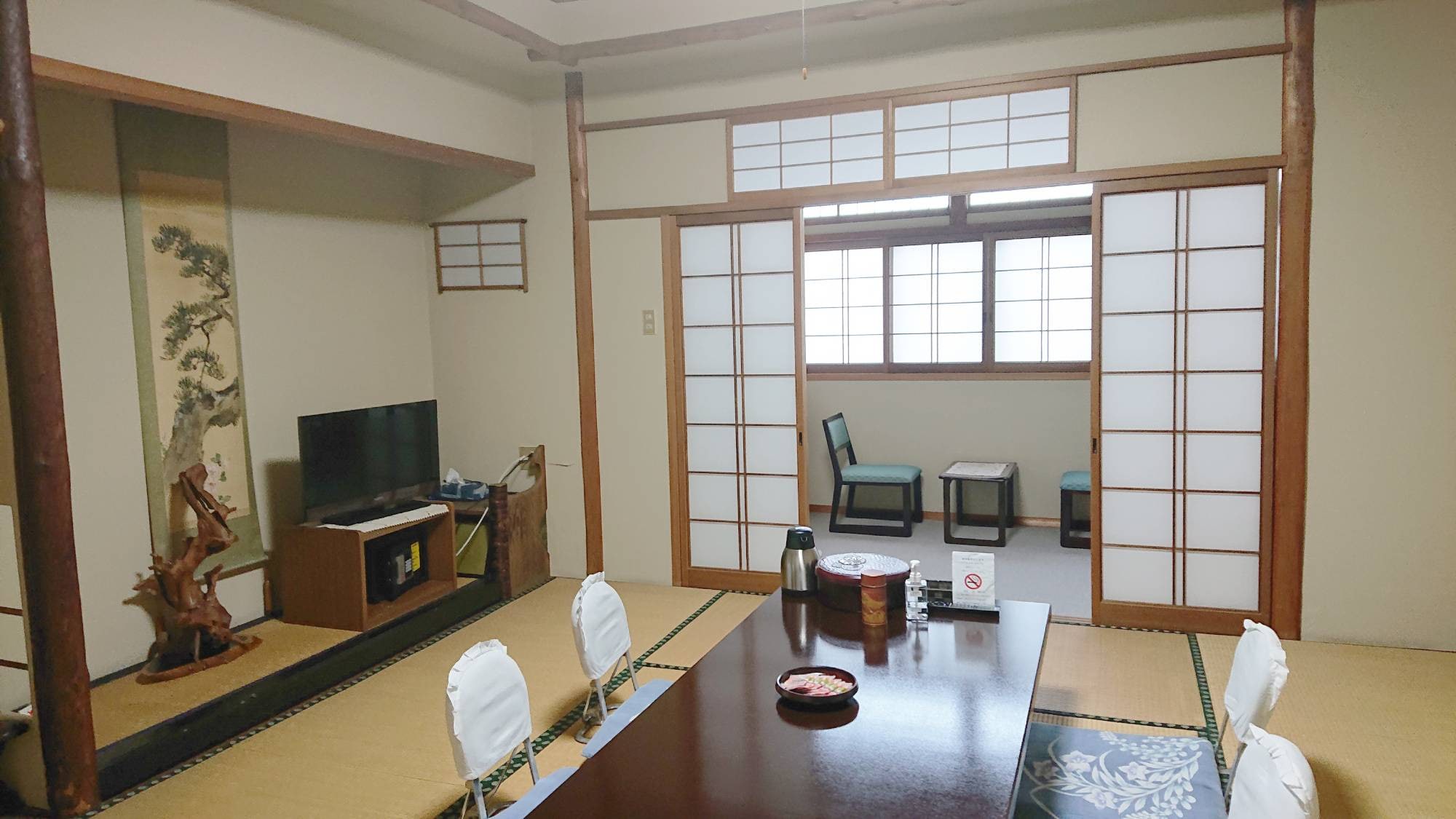 ・ Non-smoking Japanese-style room 8 tatami mats (with bath and toilet)