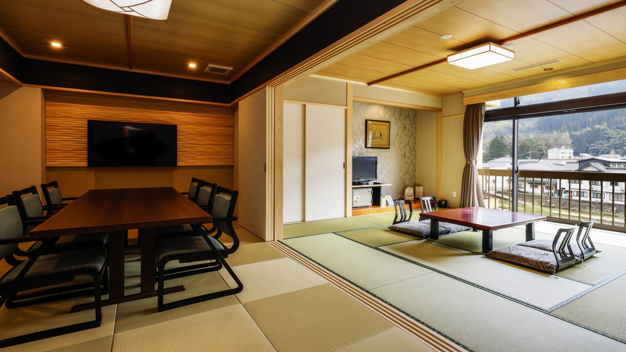 Semi-open-air suite "Kawanami/Kawagiri"