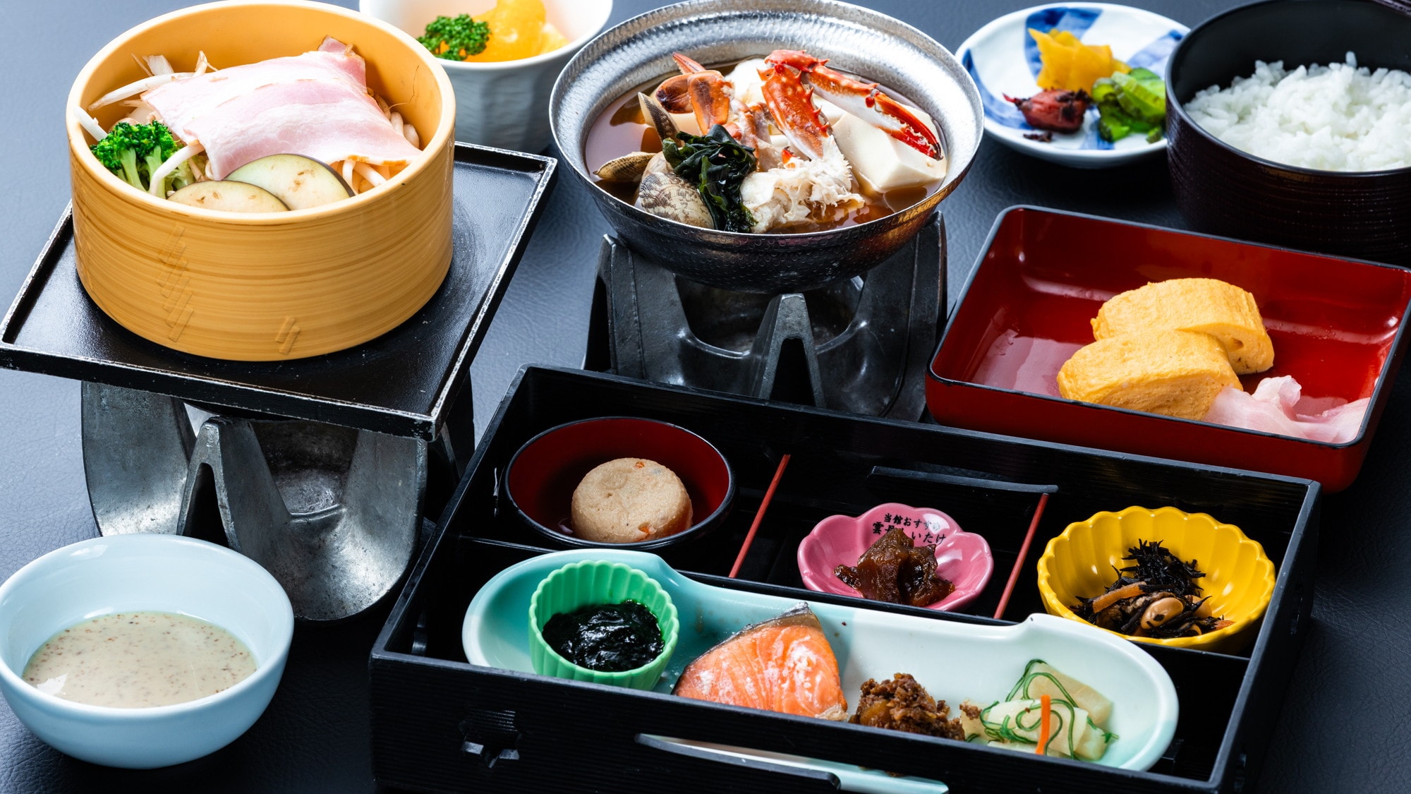 [Japanese Breakfast] A carefully prepared Japanese breakfast featuring seasonal ingredients.