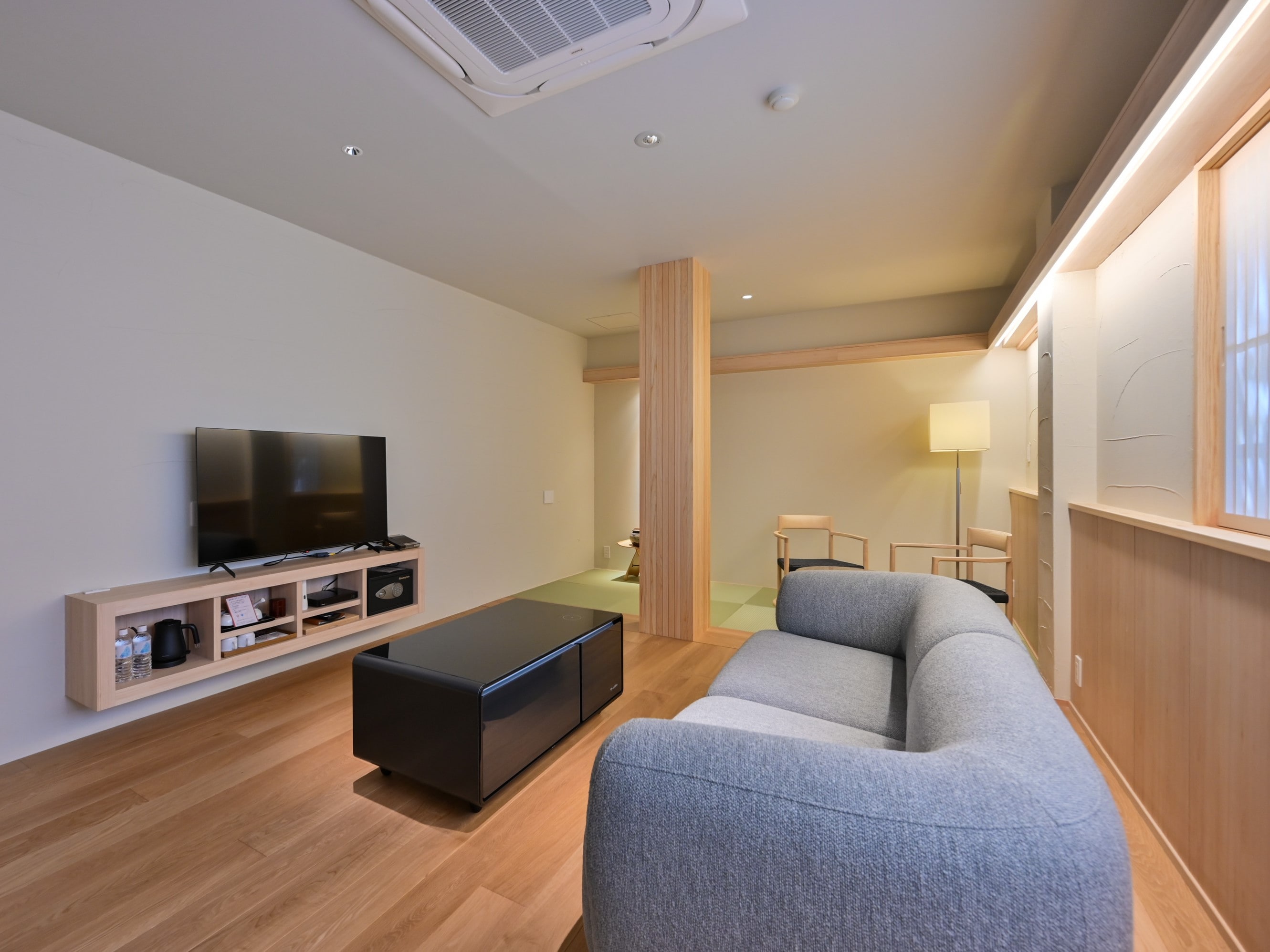 High-grade Japanese-Western room with hot spring "Sakura"