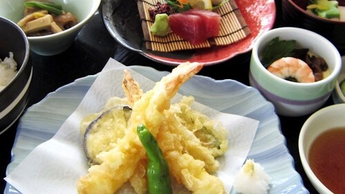 *Bữa tối: Tensashizen / Cá tươi theo mùa được phục vụ dưới dạng sashimi. Chúng tôi cũng cung cấp tempura chiên tươi. <Ví dụ>