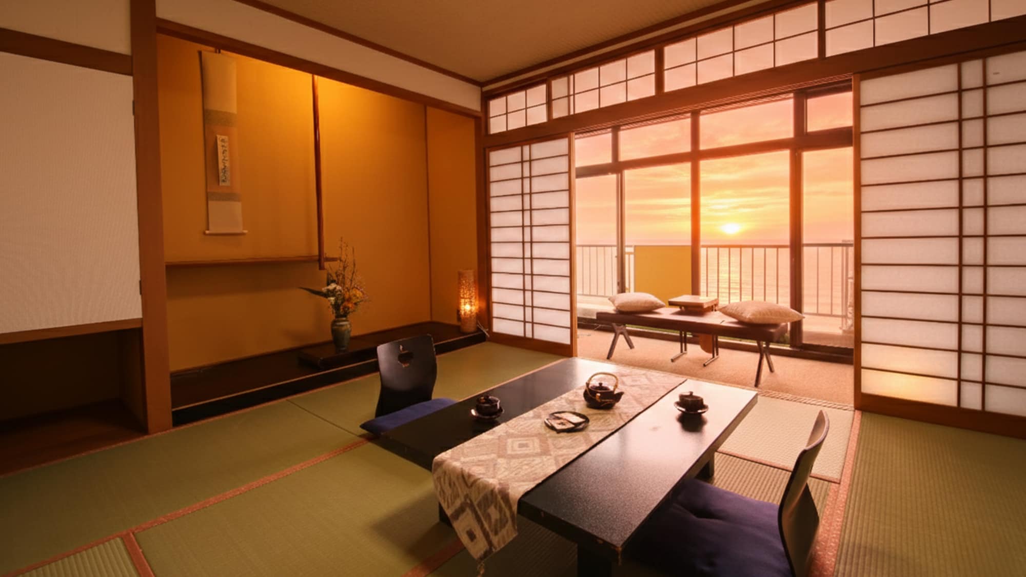 [Ocean-side guest rooms] <Views of the most beautiful sunsets in Japan> Relax and enjoy the view of the sun sinking into the horizon.