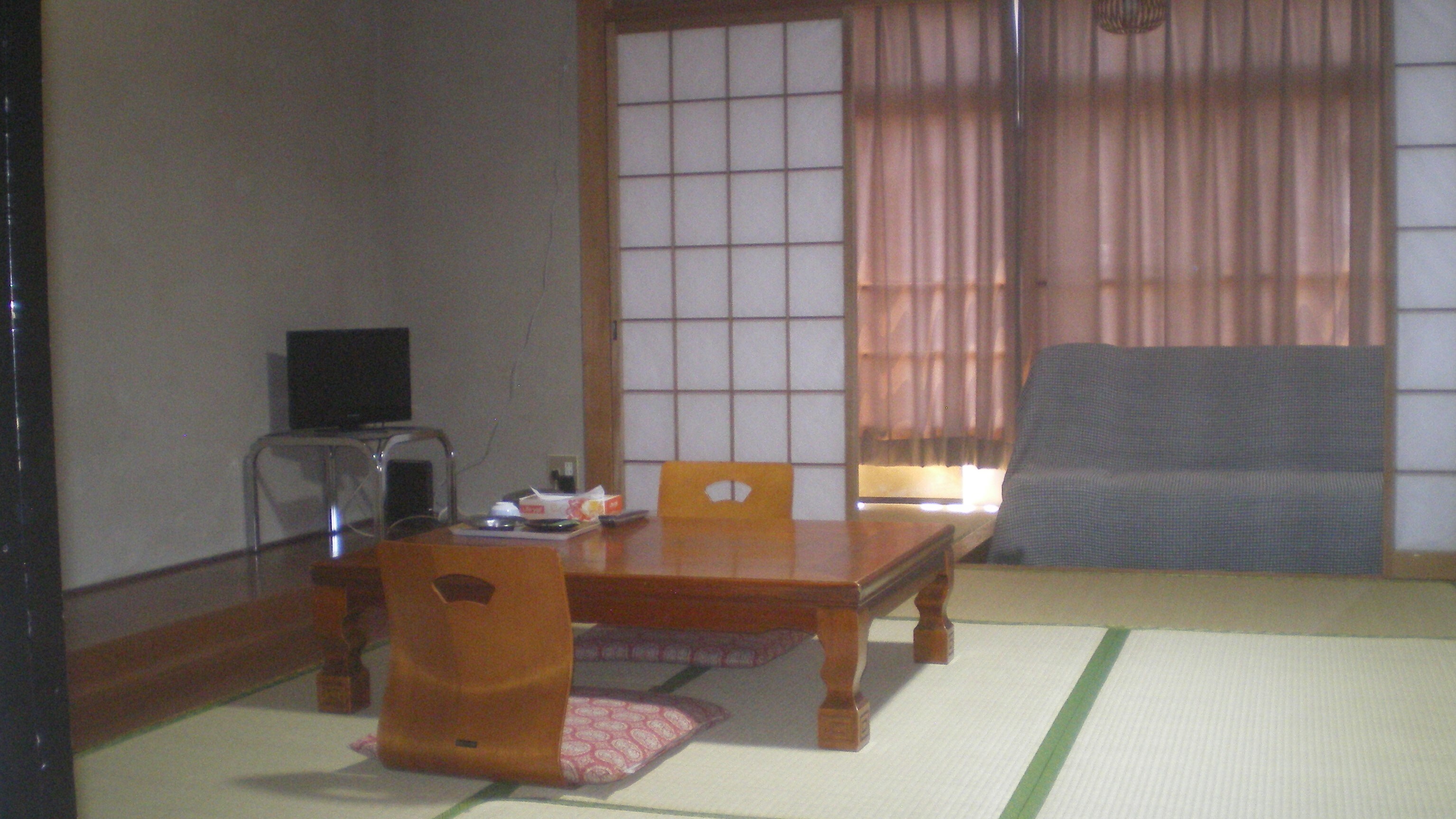 Japanese-style room with bath/toilet