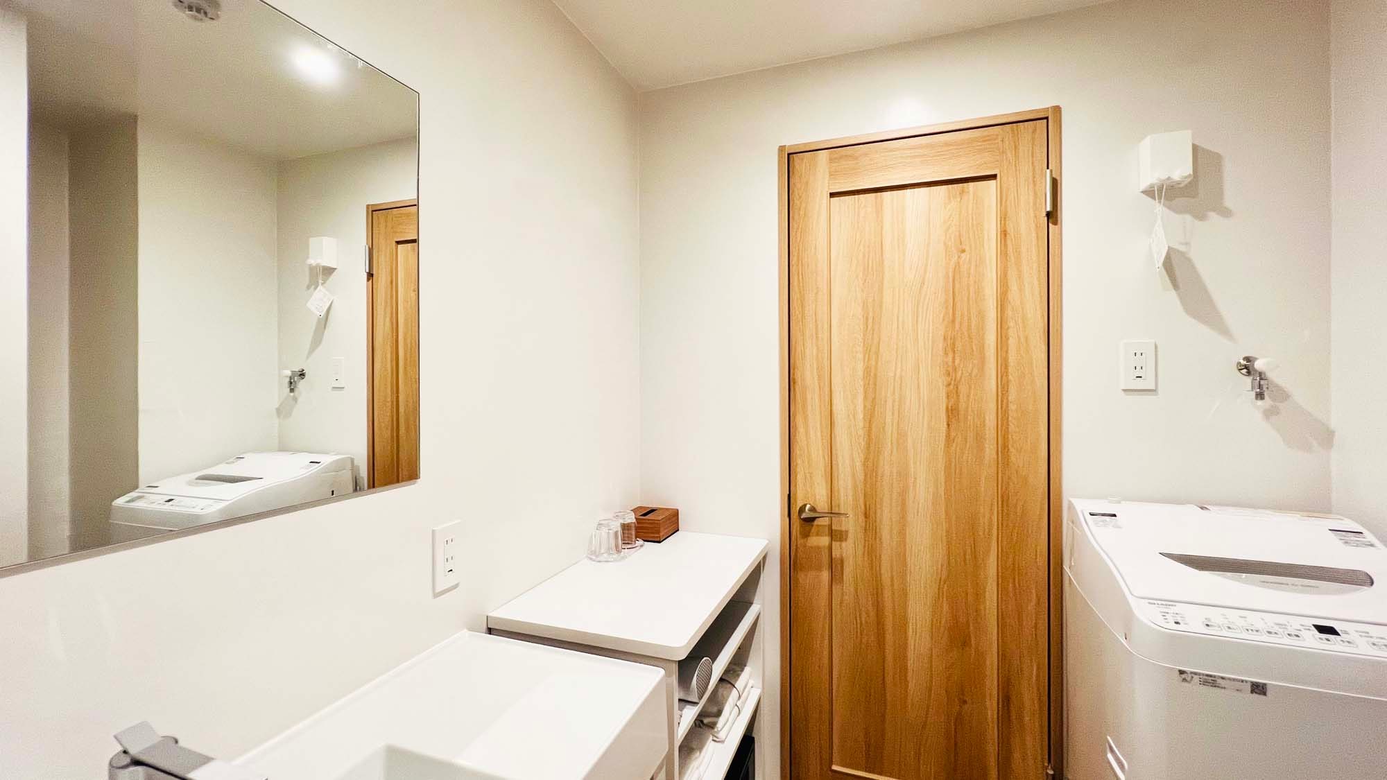 [Common facilities in guest rooms] Bathroom facilities