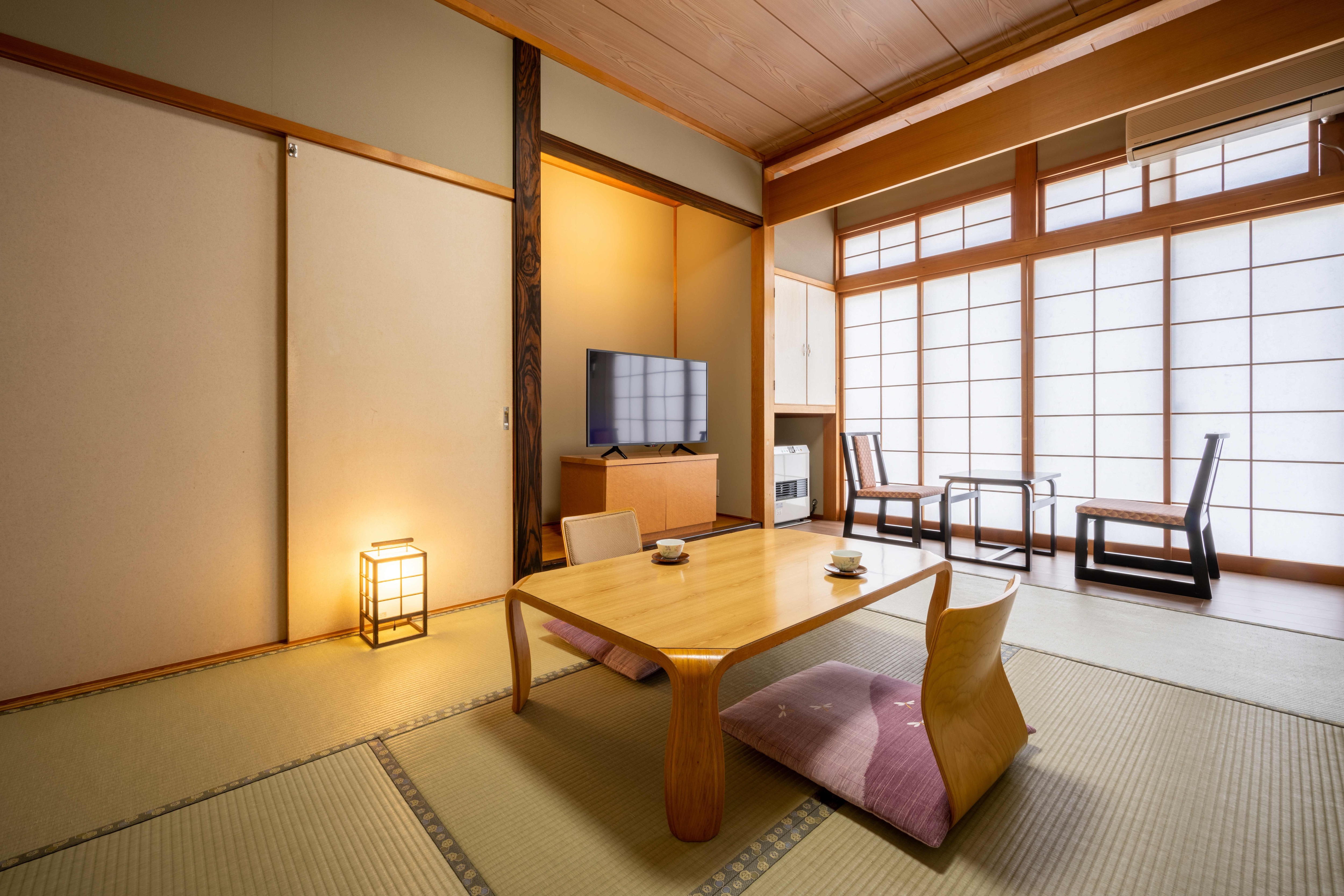 [Kamar tamu] {Kamar bergaya Jepang (6 tikar tatami) (bebas rokok)}